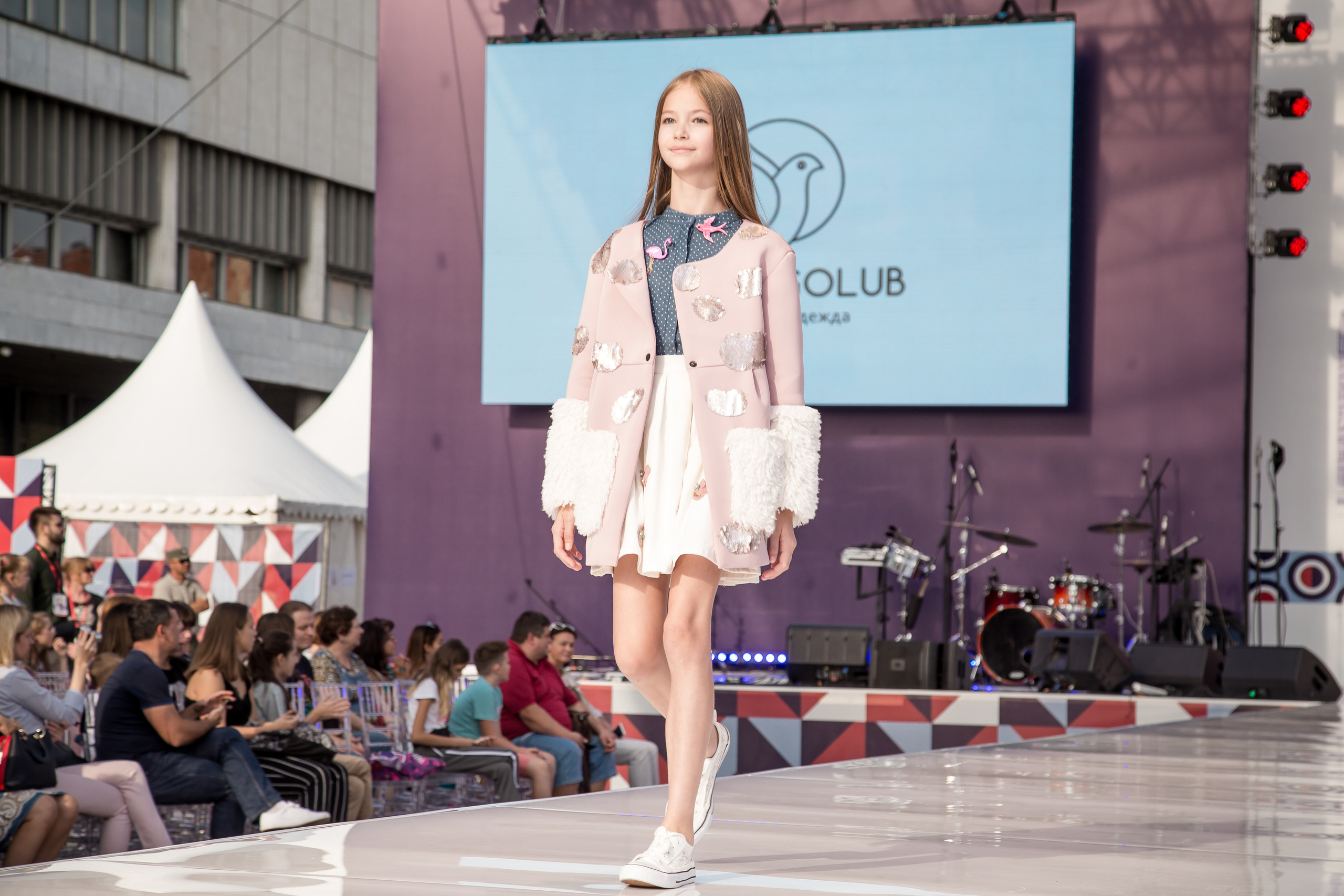 МОДНЫЙ ПОКАЗ К ДНЮ ГОРОДА. Свадебный Семейный Репортажный фотограф в Москве