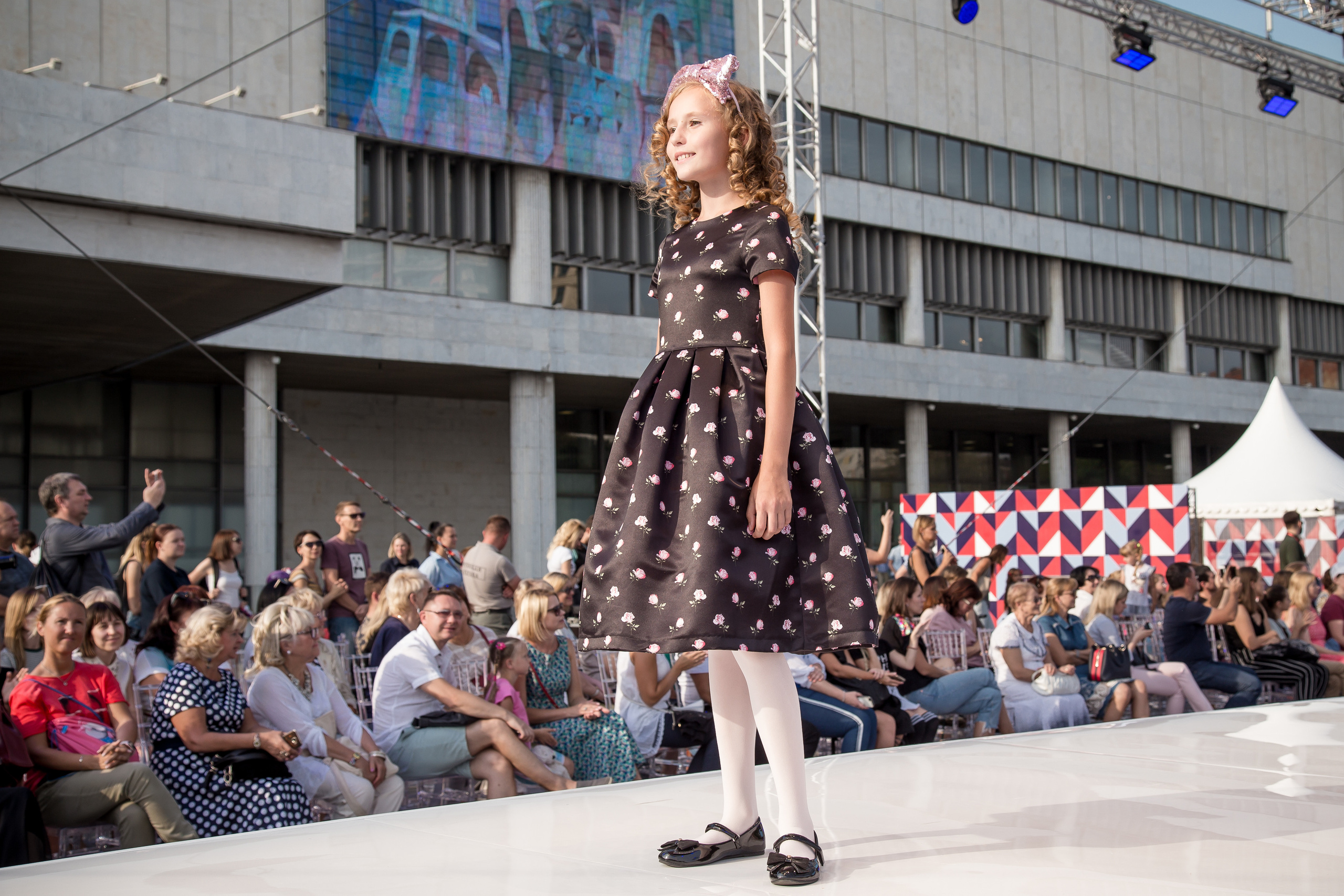 МОДНЫЙ ПОКАЗ К ДНЮ ГОРОДА. Свадебный Семейный Репортажный фотограф в Москве