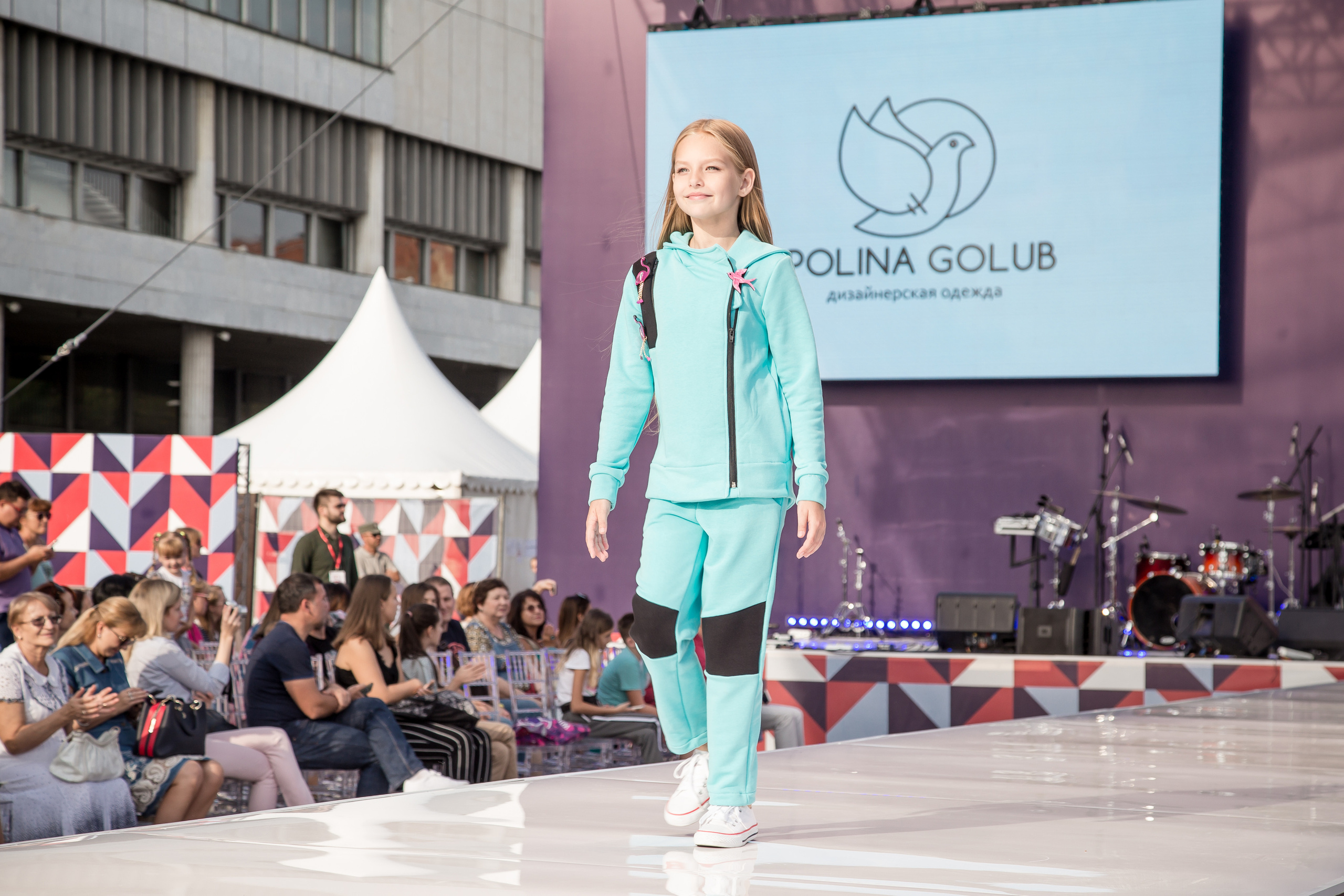 МОДНЫЙ ПОКАЗ К ДНЮ ГОРОДА. Свадебный Семейный Репортажный фотограф в Москве