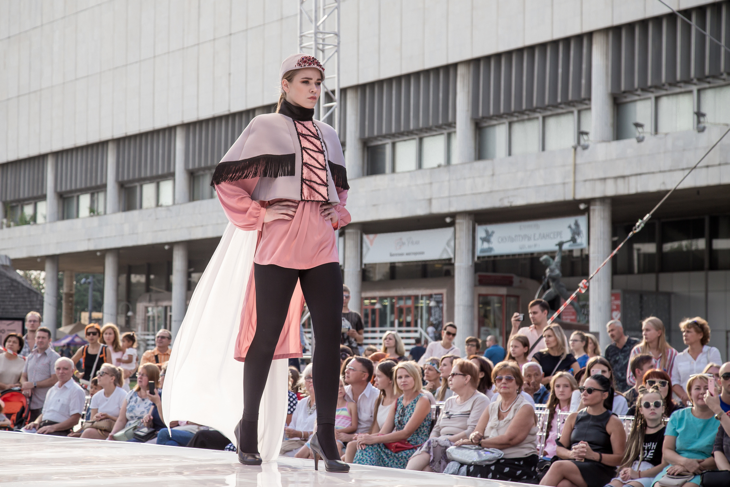 МОДНЫЙ ПОКАЗ К ДНЮ ГОРОДА. Свадебный Семейный Репортажный фотограф в Москве