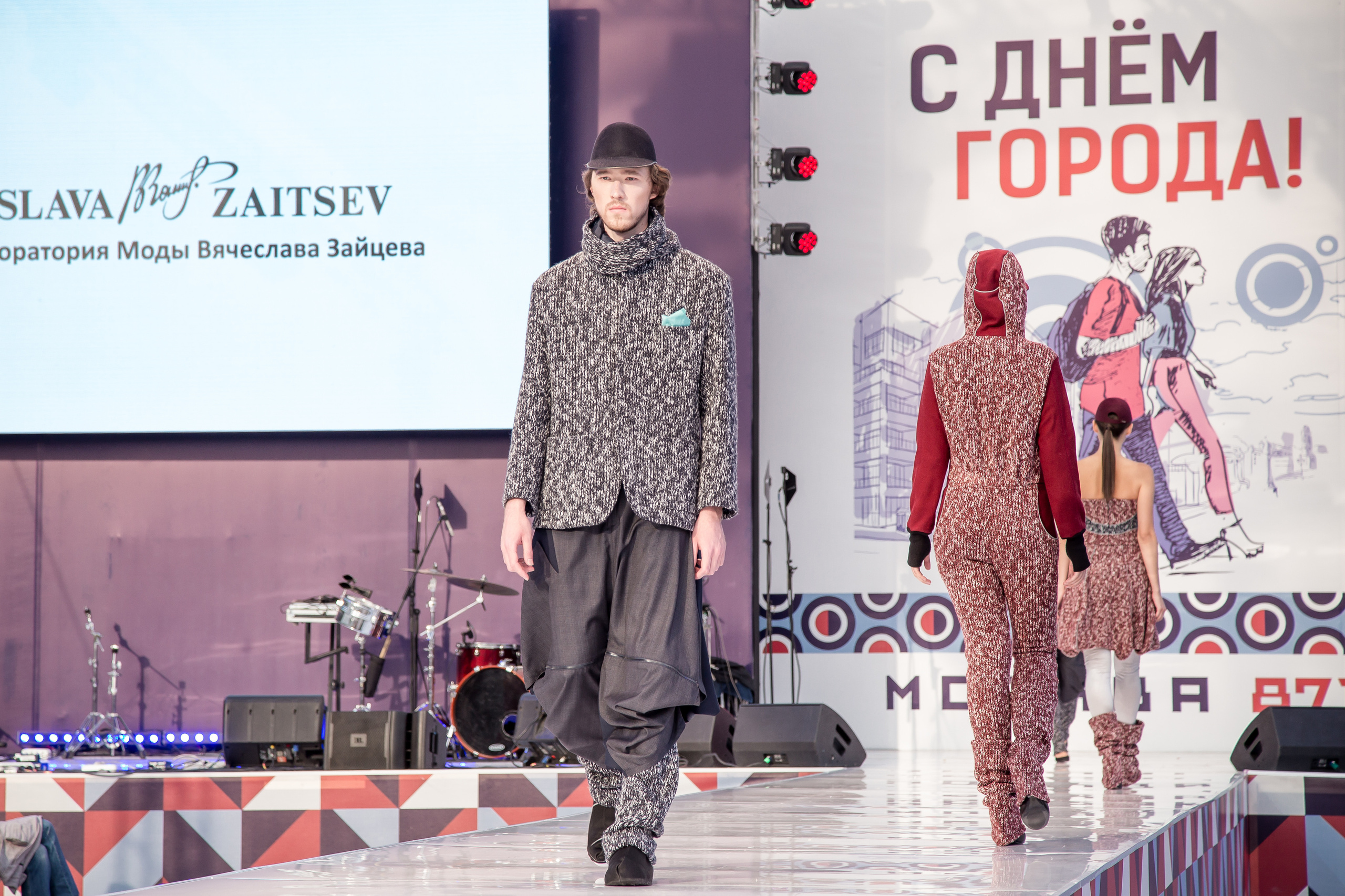 МОДНЫЙ ПОКАЗ К ДНЮ ГОРОДА. Свадебный Семейный Репортажный фотограф в Москве