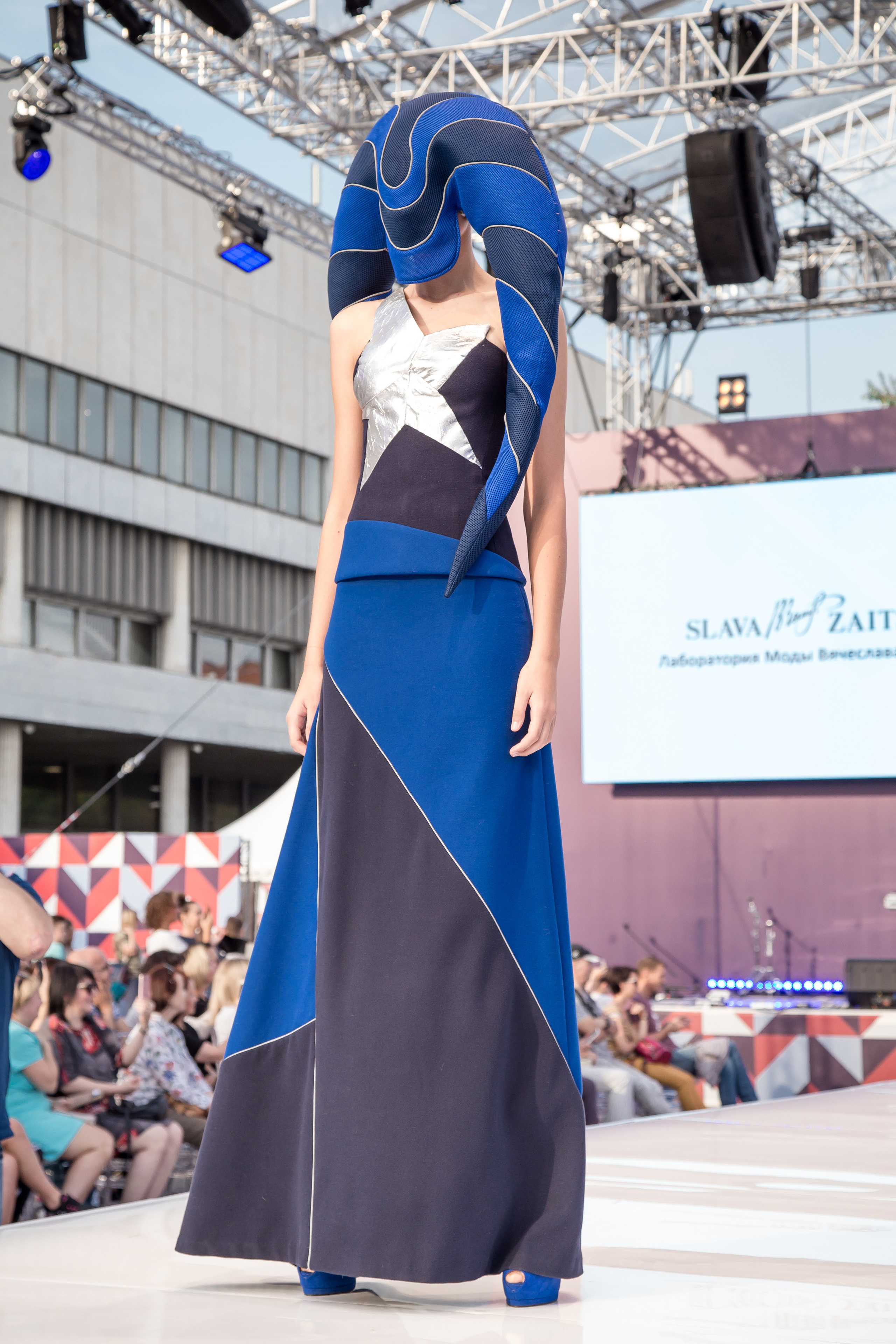 МОДНЫЙ ПОКАЗ К ДНЮ ГОРОДА. Свадебный Семейный Репортажный фотограф в Москве