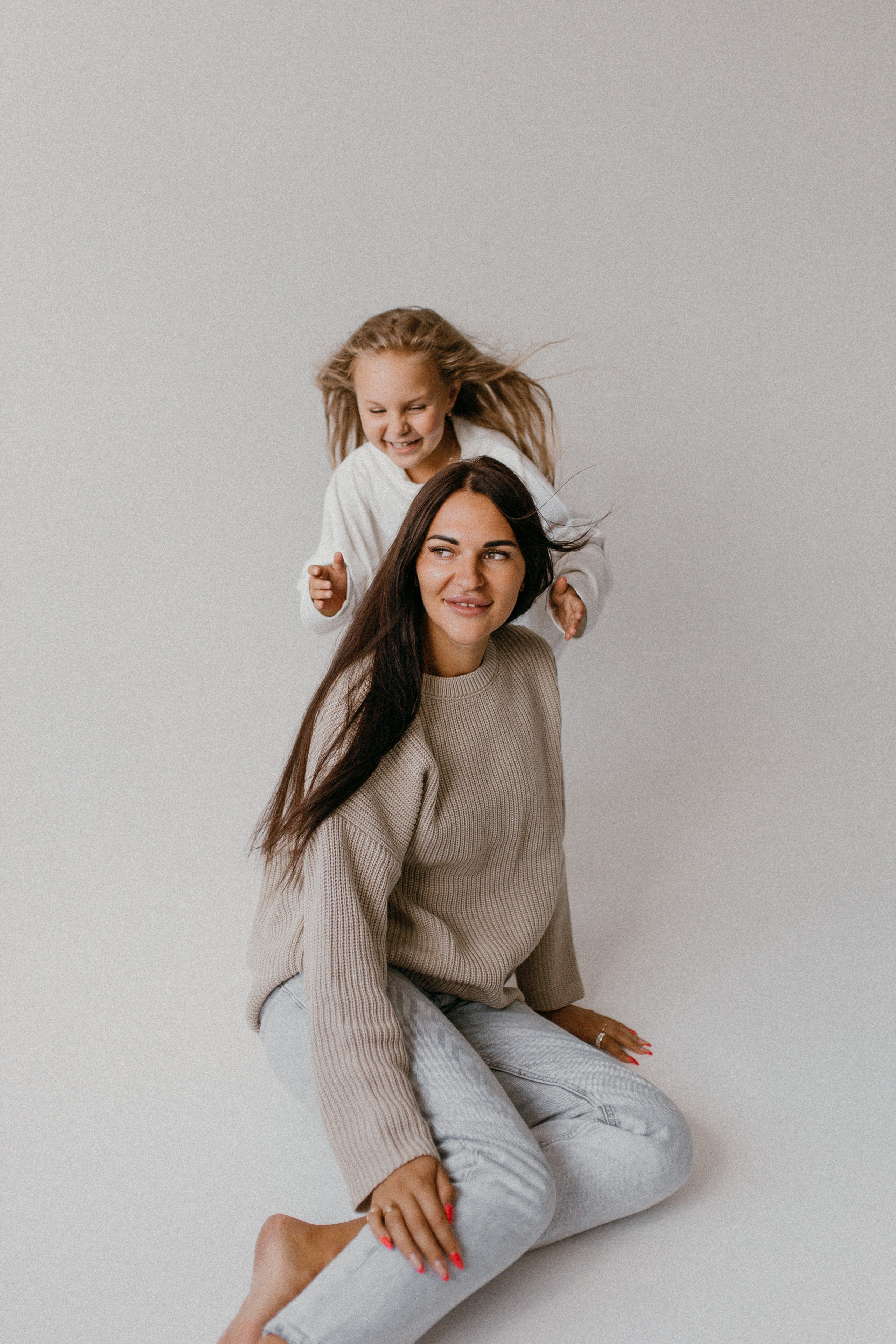 Есения и мама. Семейный фотограф Губкин/Старый Оскол