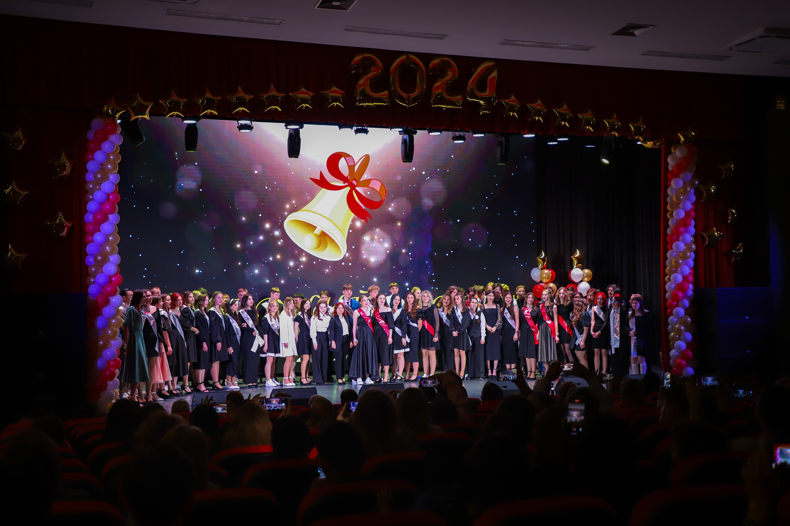 Последние звонки в школе. K-pop (и не только) фотограф в Москве Светлана Полякова