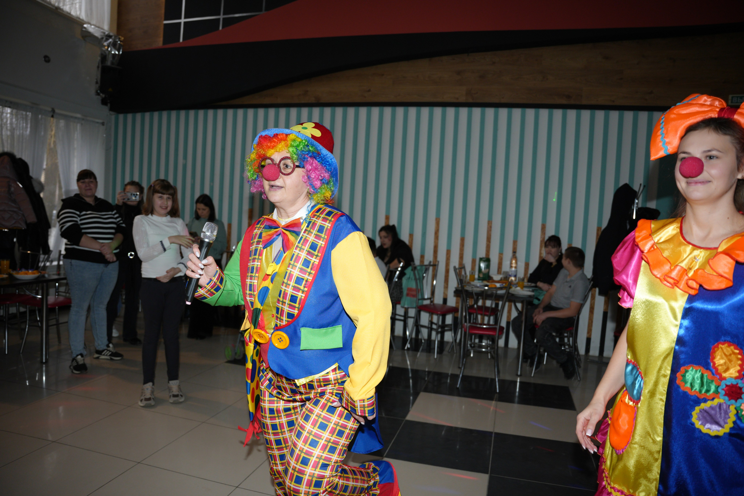 Социально —благотворительная акция «Ты в этом мире не один», посвященная Международному дню инвалидов. ВЫПУСКНЫЕ АЛЬБОМЫ, Школьный фотограф, семейный и свадебный в Саратове и области Ольга Плаксина