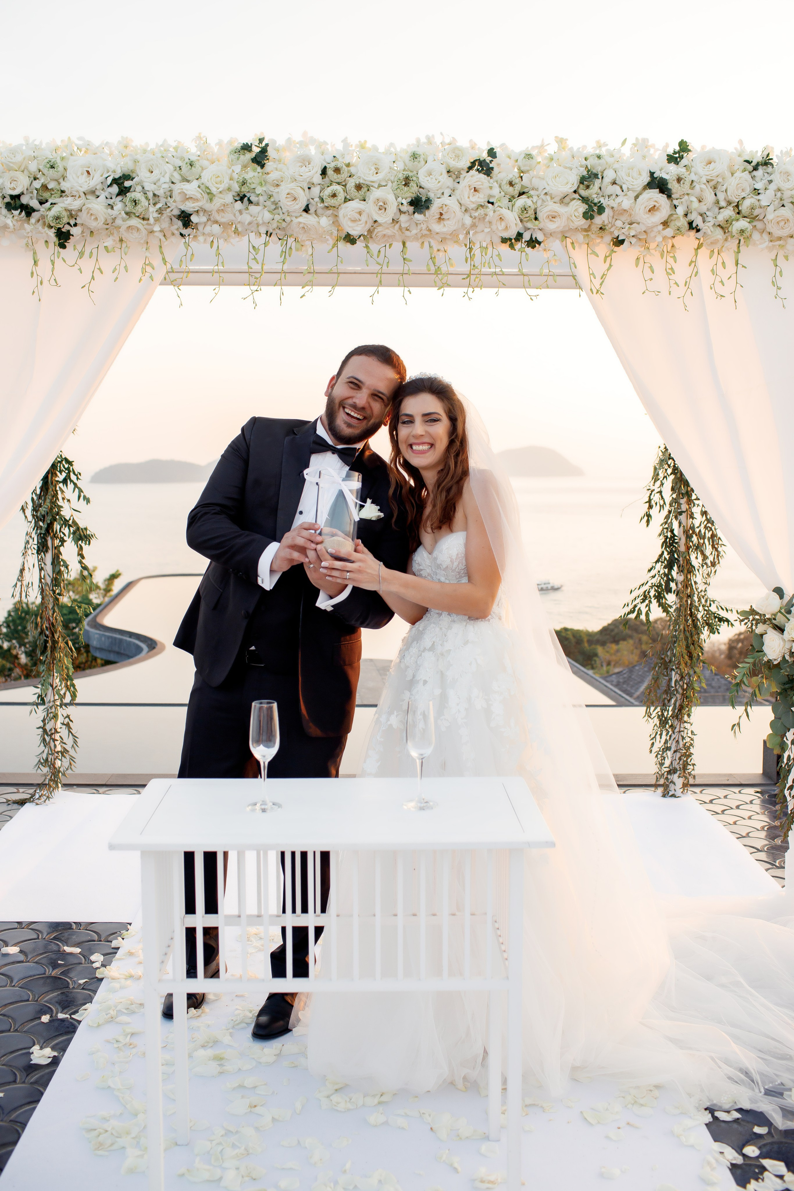 Свадьба с гостями на Пхукете. Фотограф на Пхукете в Таиланде