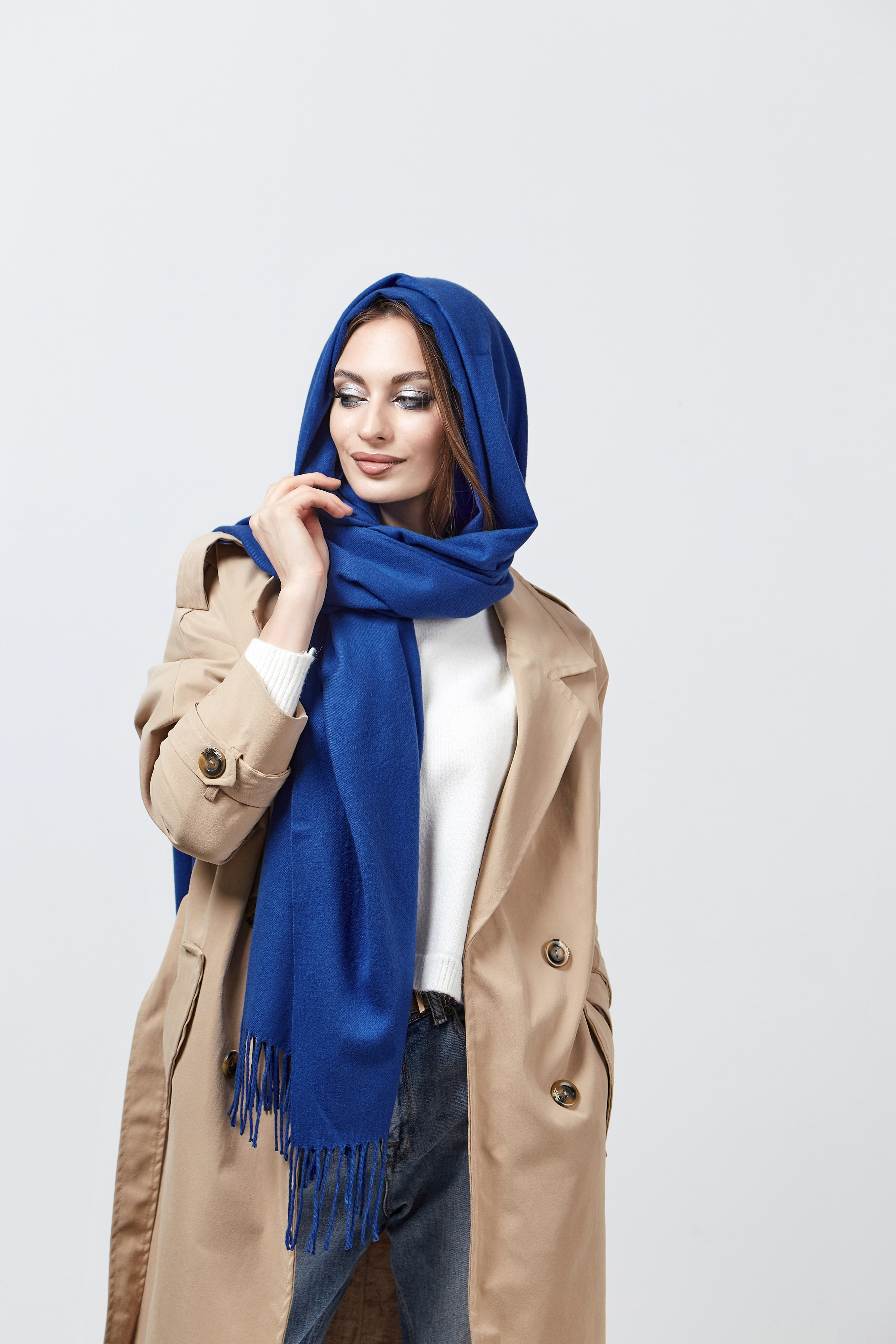 Фотосессия женских шарфы. Фотограф Руслан Потапов в Краснодаре