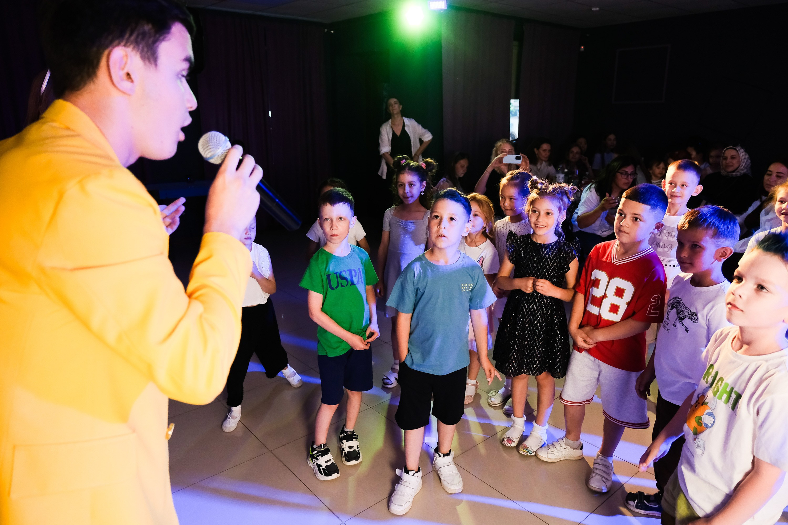 Детский сад. Выпуск. Вечер. Фотограф Анатолий Деникин