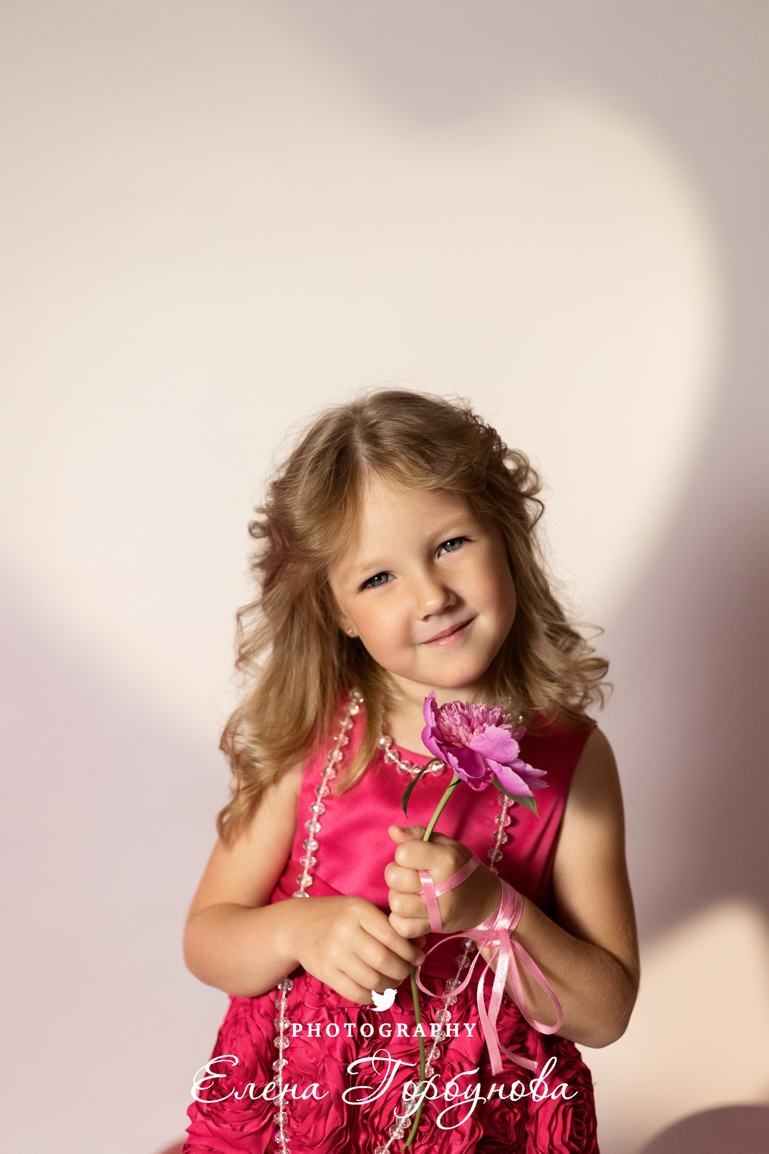 «Модница в розовом» В моей студии. Вероника и Александра. 2024. Фотограф Пермь. Свадьбы. Семья и дети, школа, д. сад. Фотокниги