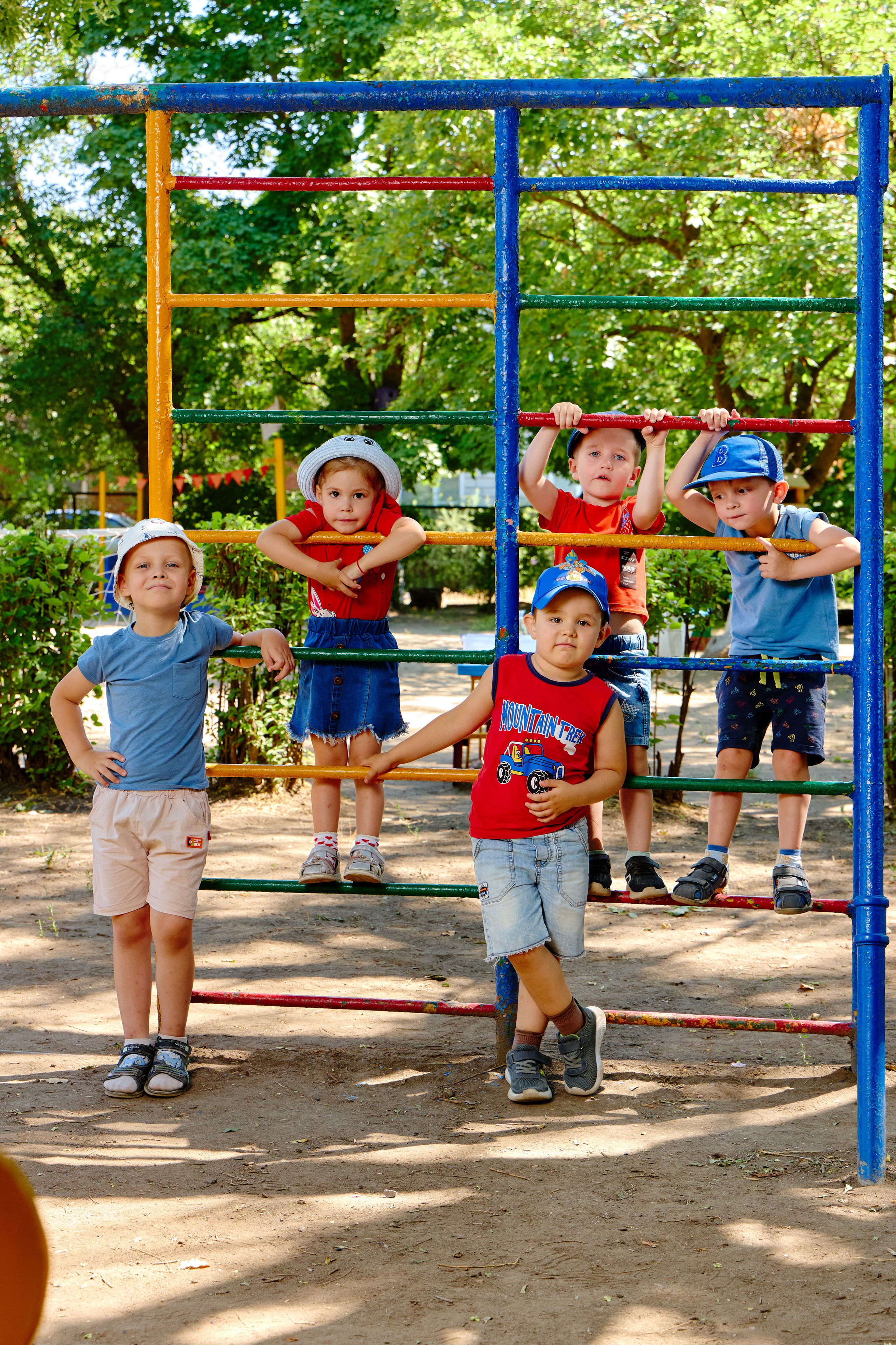 Пример летней съёмки в детском саду № 92 младшая группа Ромашки. Фотограф Выпускные альбомы Таганрог Сергей Коробченко