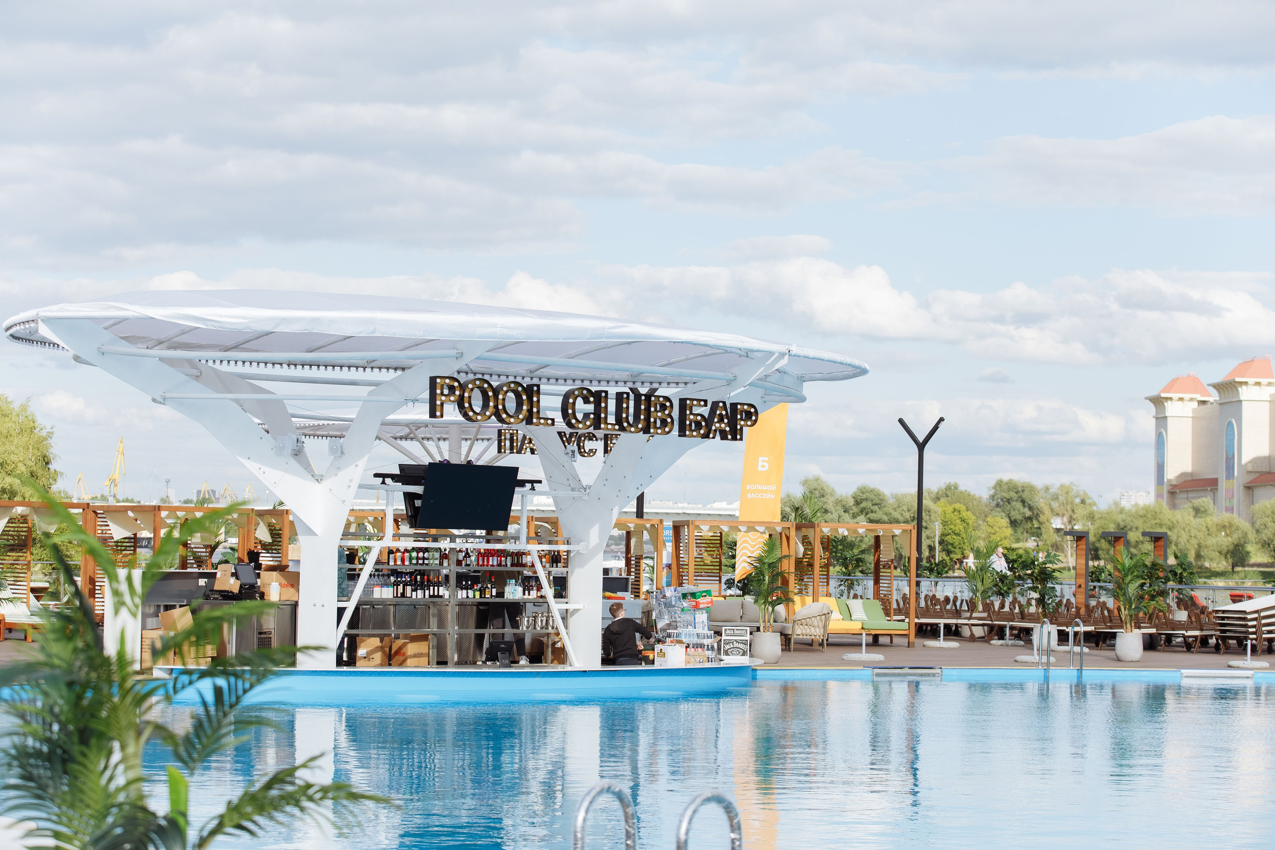 Остров мечты Dream Beach Club (Открытие открытого бассейна в Москве). Репортажный фотограф на мероприятие в Москве Алексей Терентьев
