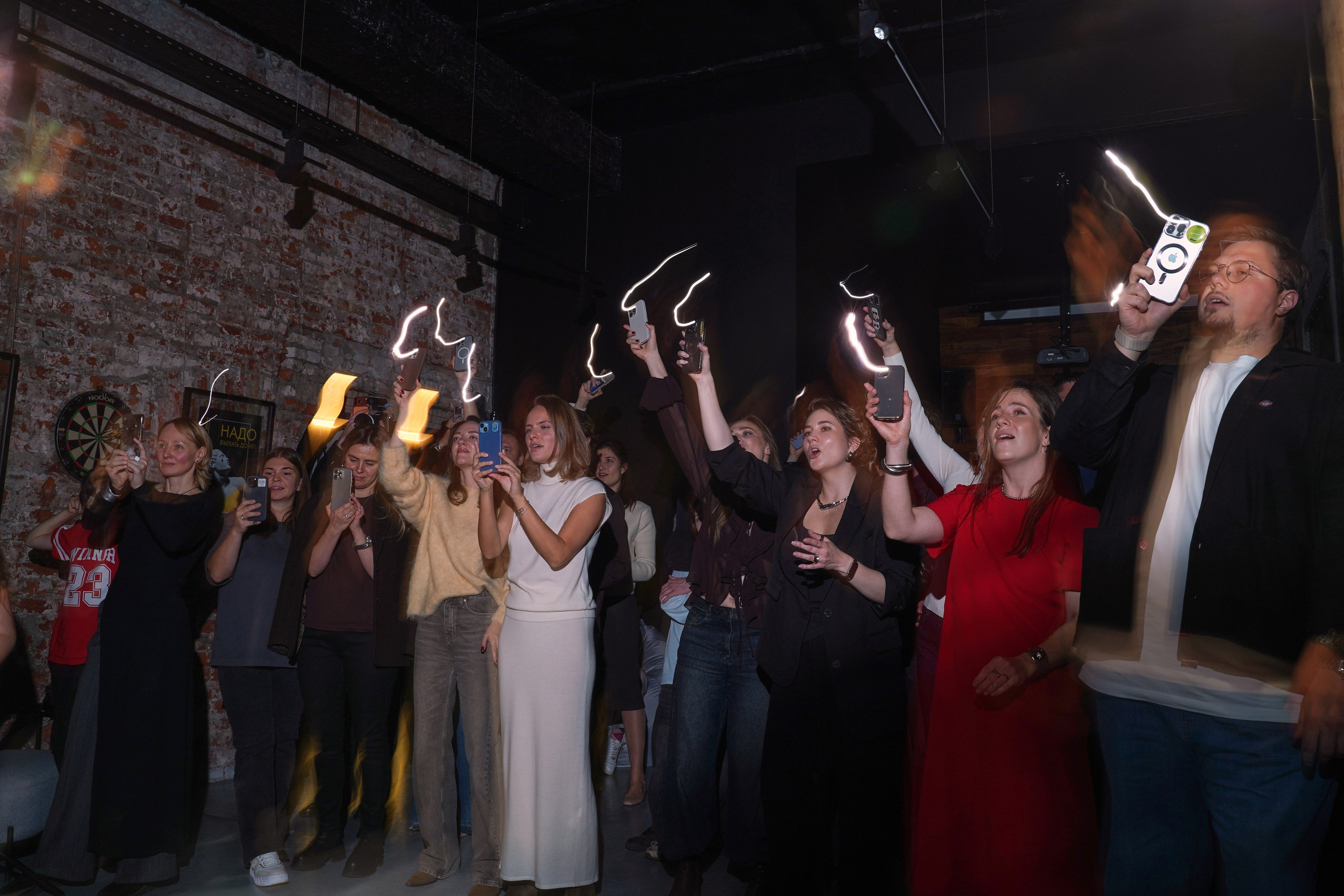 Концерт кавер группы. Фотограф