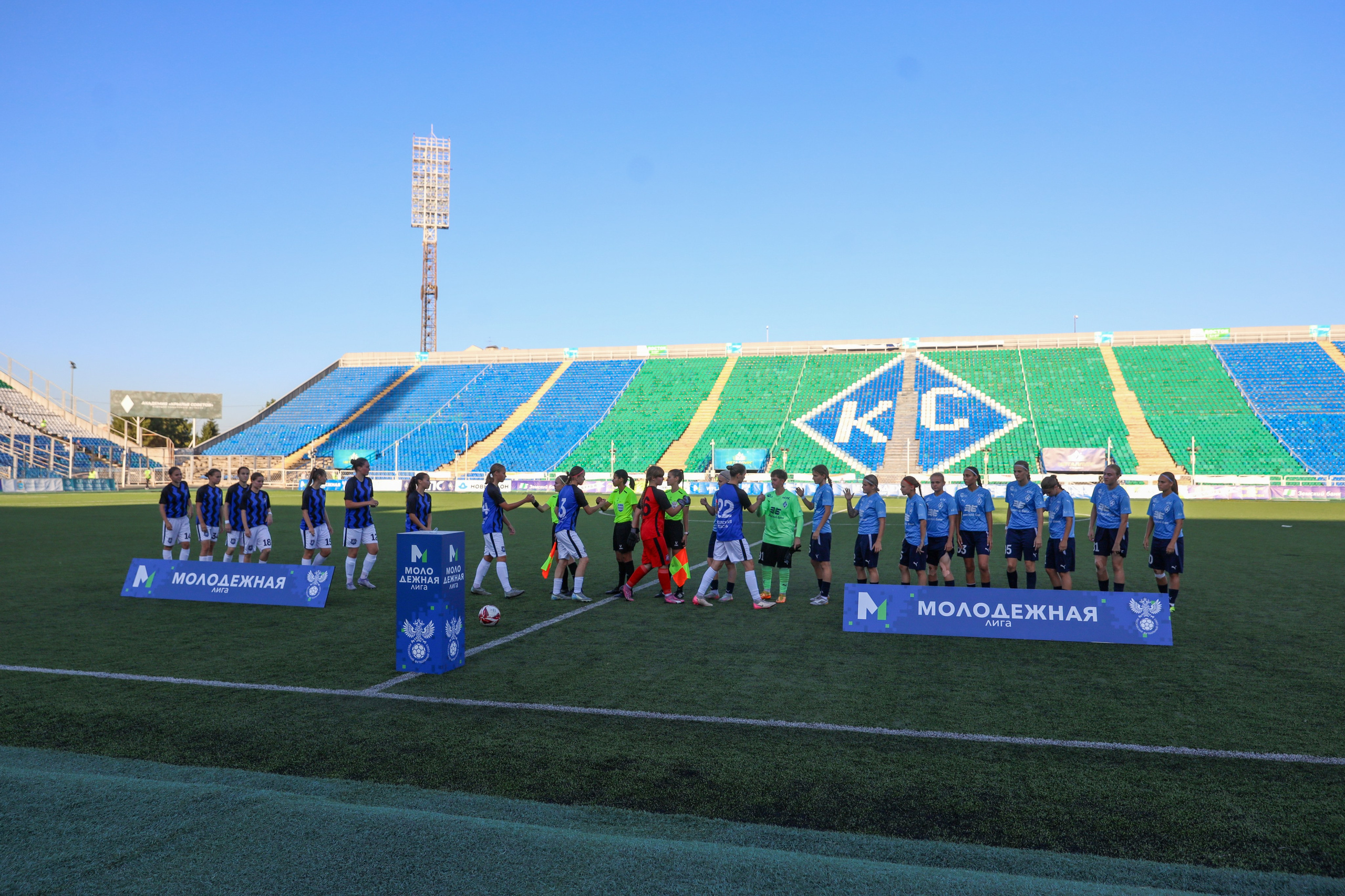 Крылья Советов — Мастер-Сатурн. Молодежная лига по футболу среди женских команд. Спортивный фотограф в Самаре