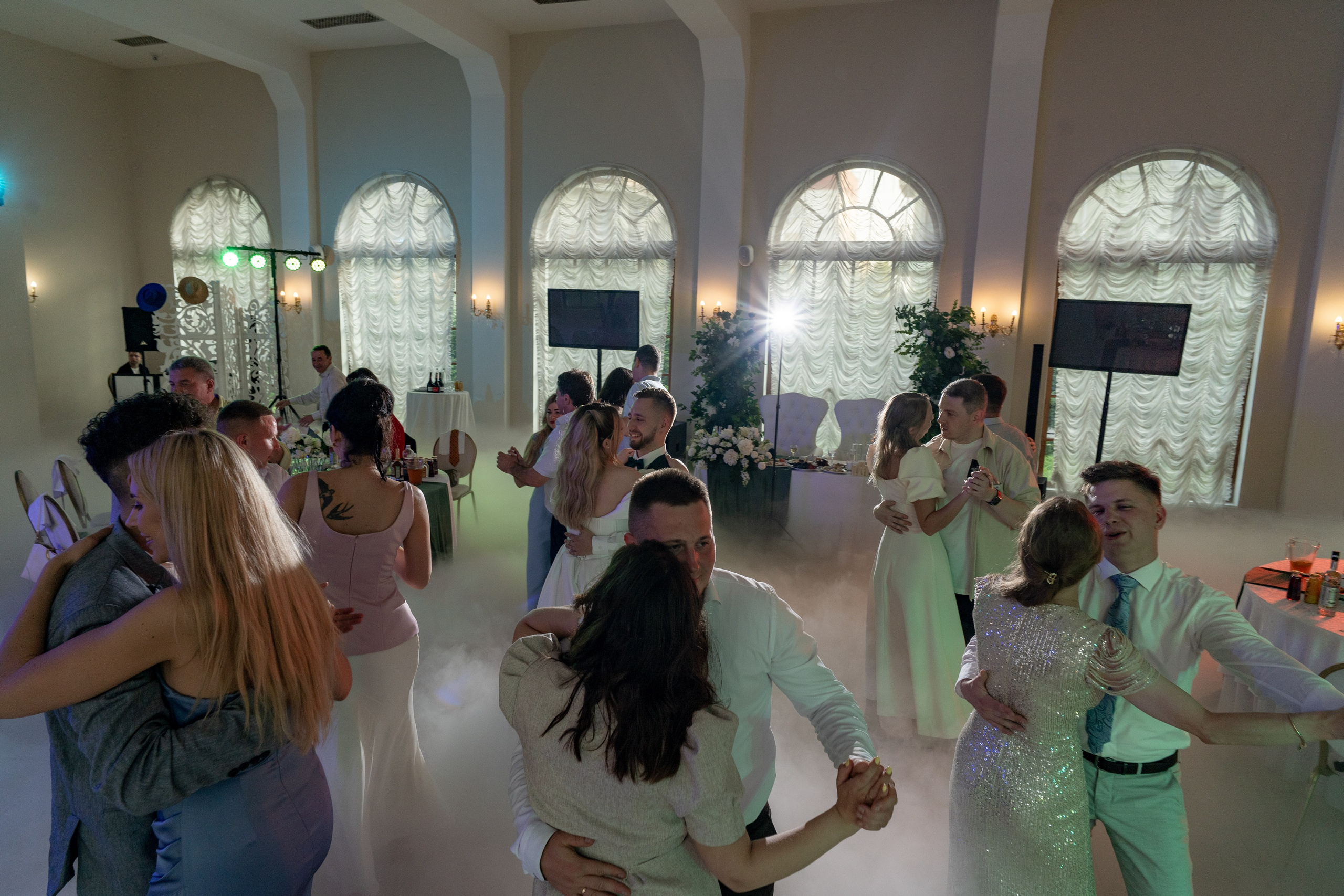 Свадебная фотосессия в отеле Хилтон. Свадебный фотограф Александр Невский в Санкт-Петербурге