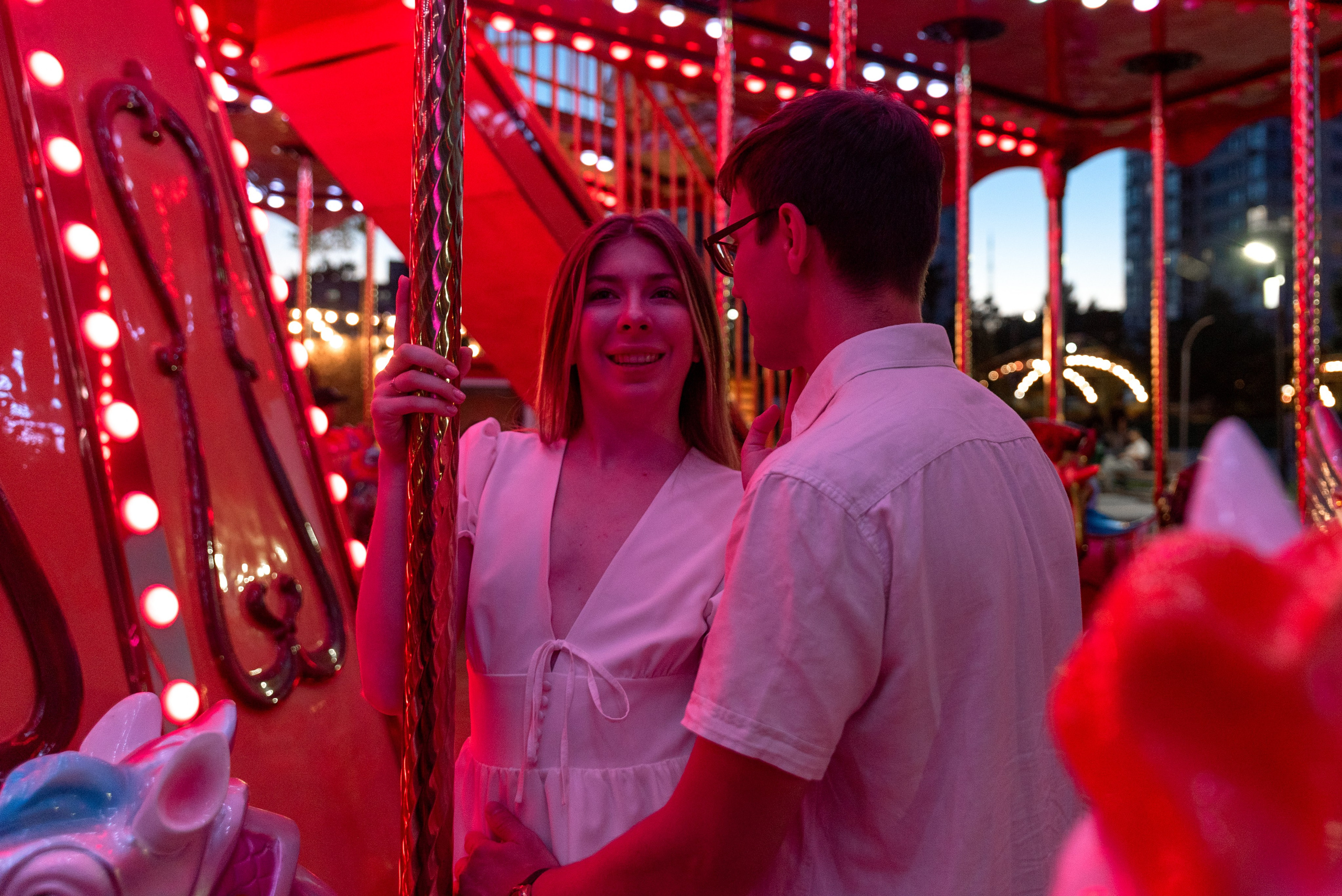 Love Story карусель. Аня и Никита. Фотограф Алеся Груздо Волгоград