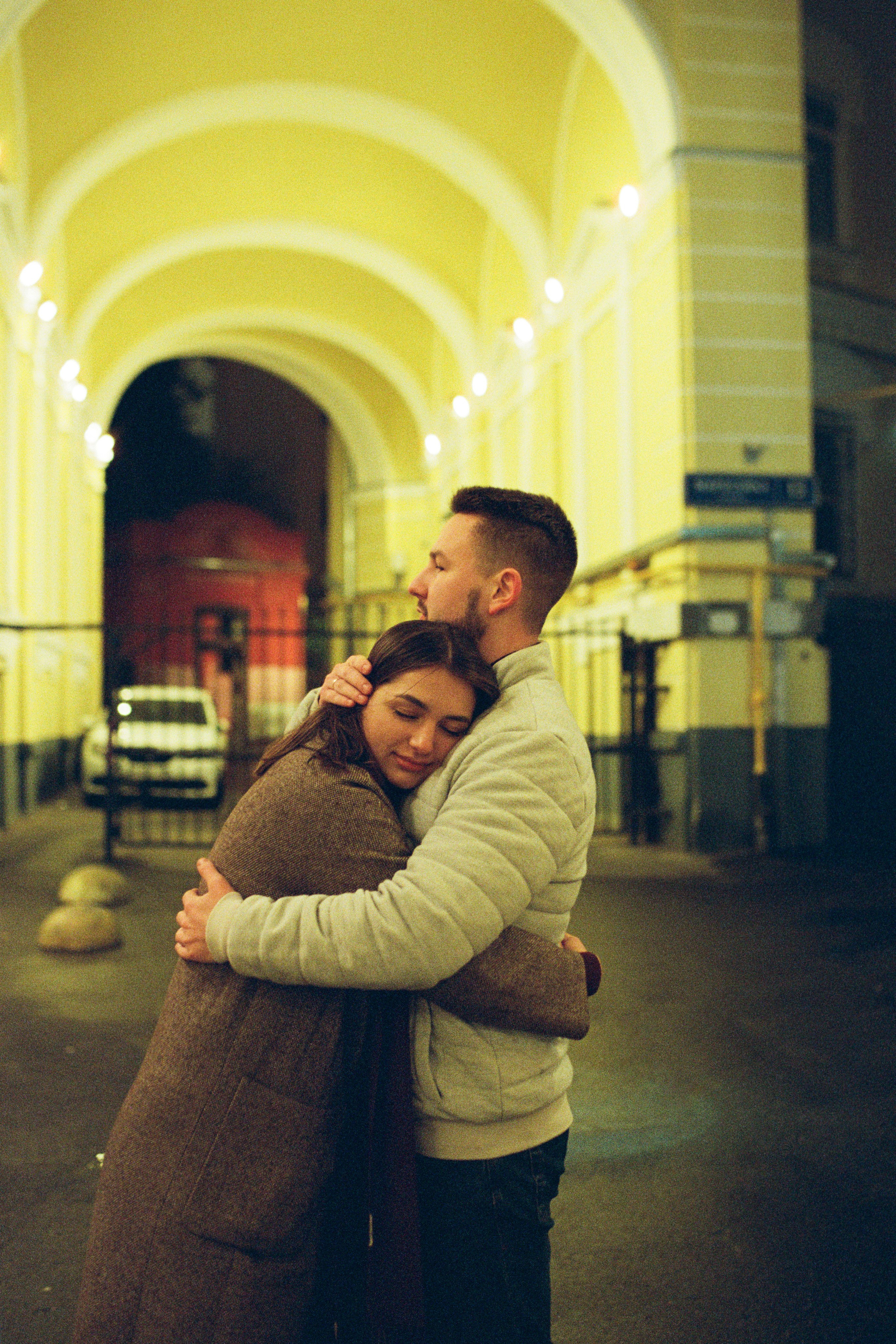 Вероника и Василий. В уютных переулках Москвы. Цифра и плёнка. Настя Оленченко, портретный/семейный фотограф на цифру и плёнку Москва