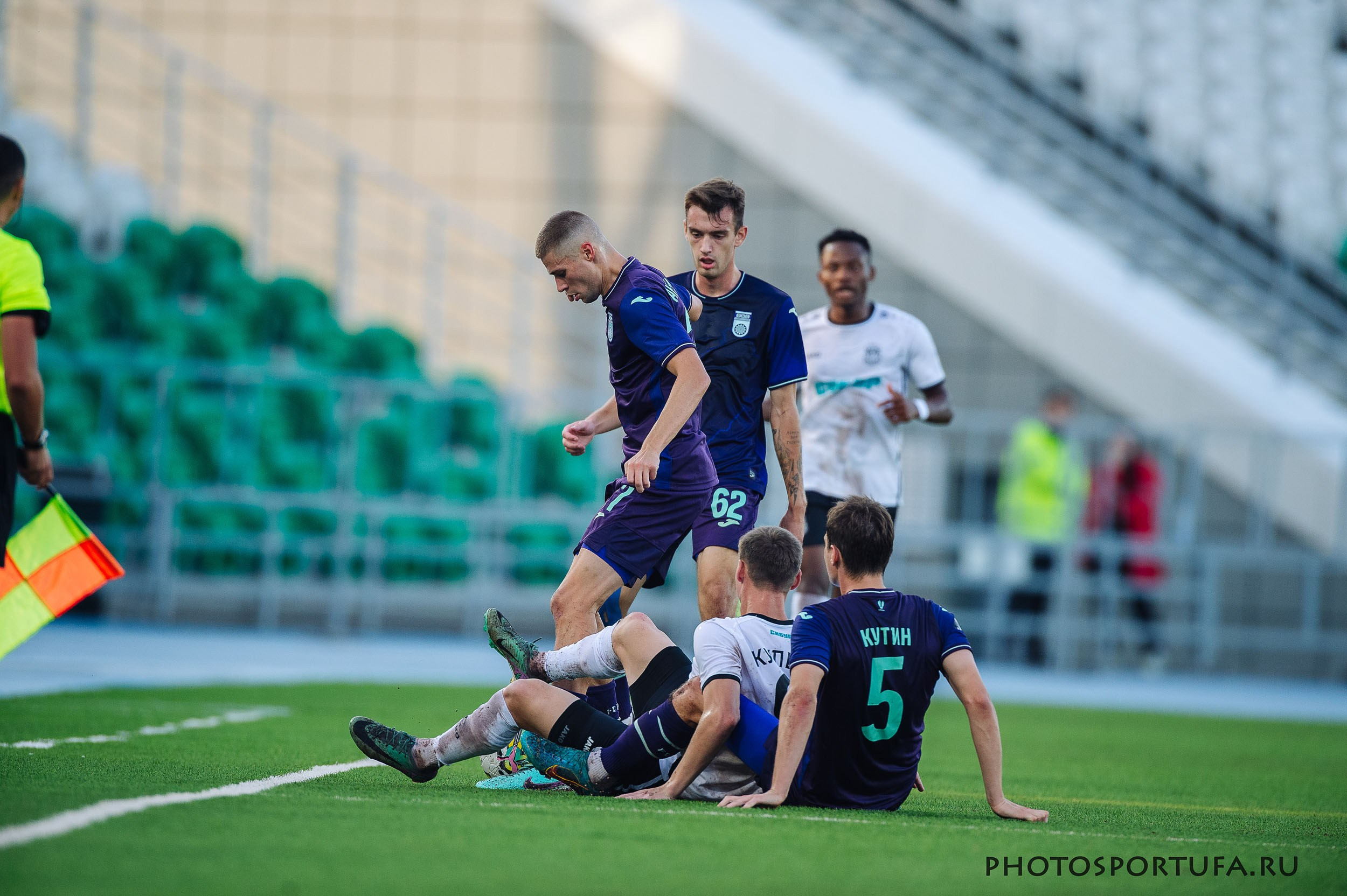 Россия — МЕЛБЕТ — Первая Лига. 4 -й тур «ФК УФА» — ФК «Тюмень». Спортивный фотограф в Уфе Евгений Буров