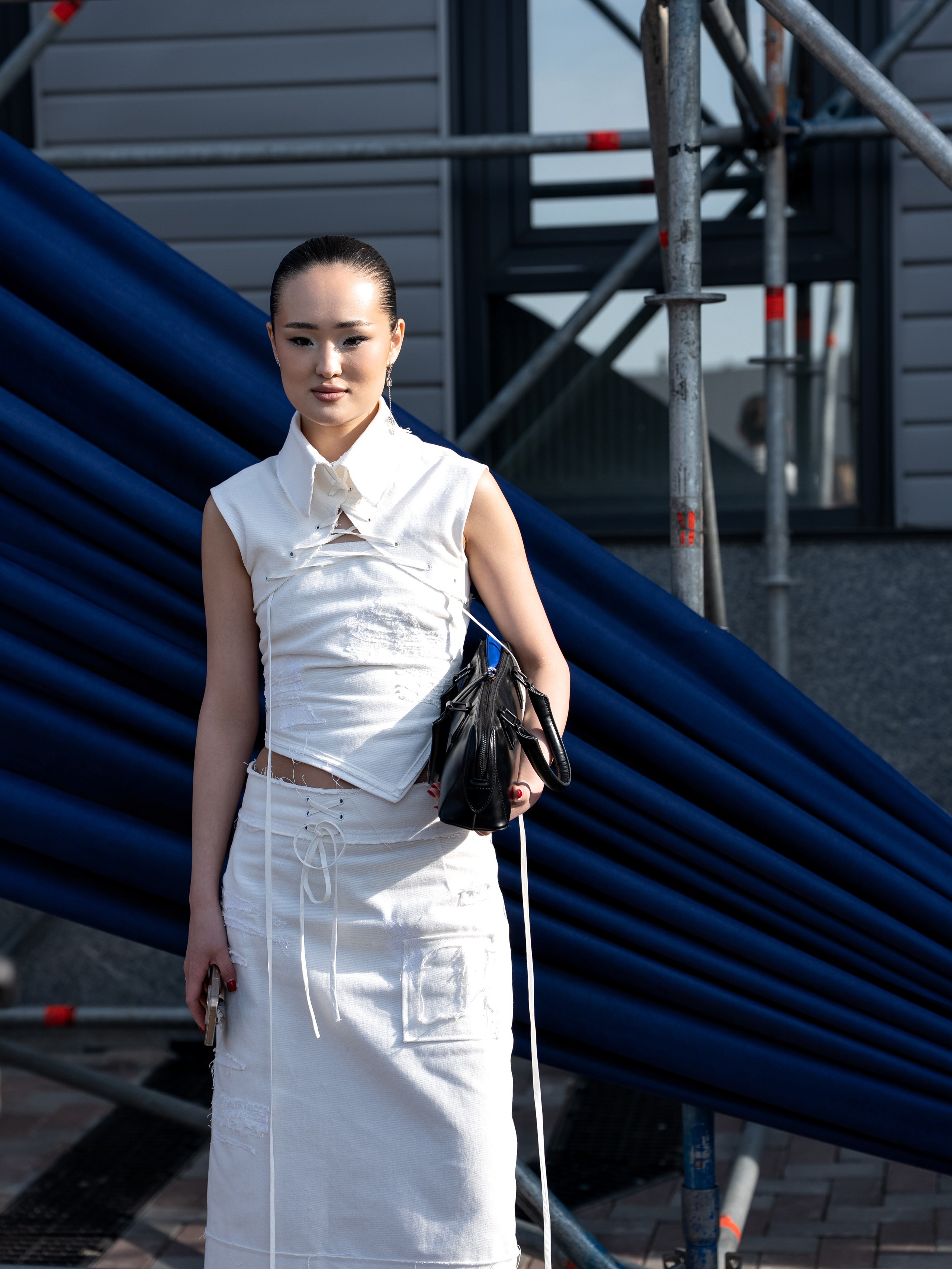 Visa Fashion Week Almaty Pre-Fall 2026 April StreetStyle Day 1. Сайт Алматинского НЮ АРТ, будуар и фэшн фотографа Дениса Карпенко