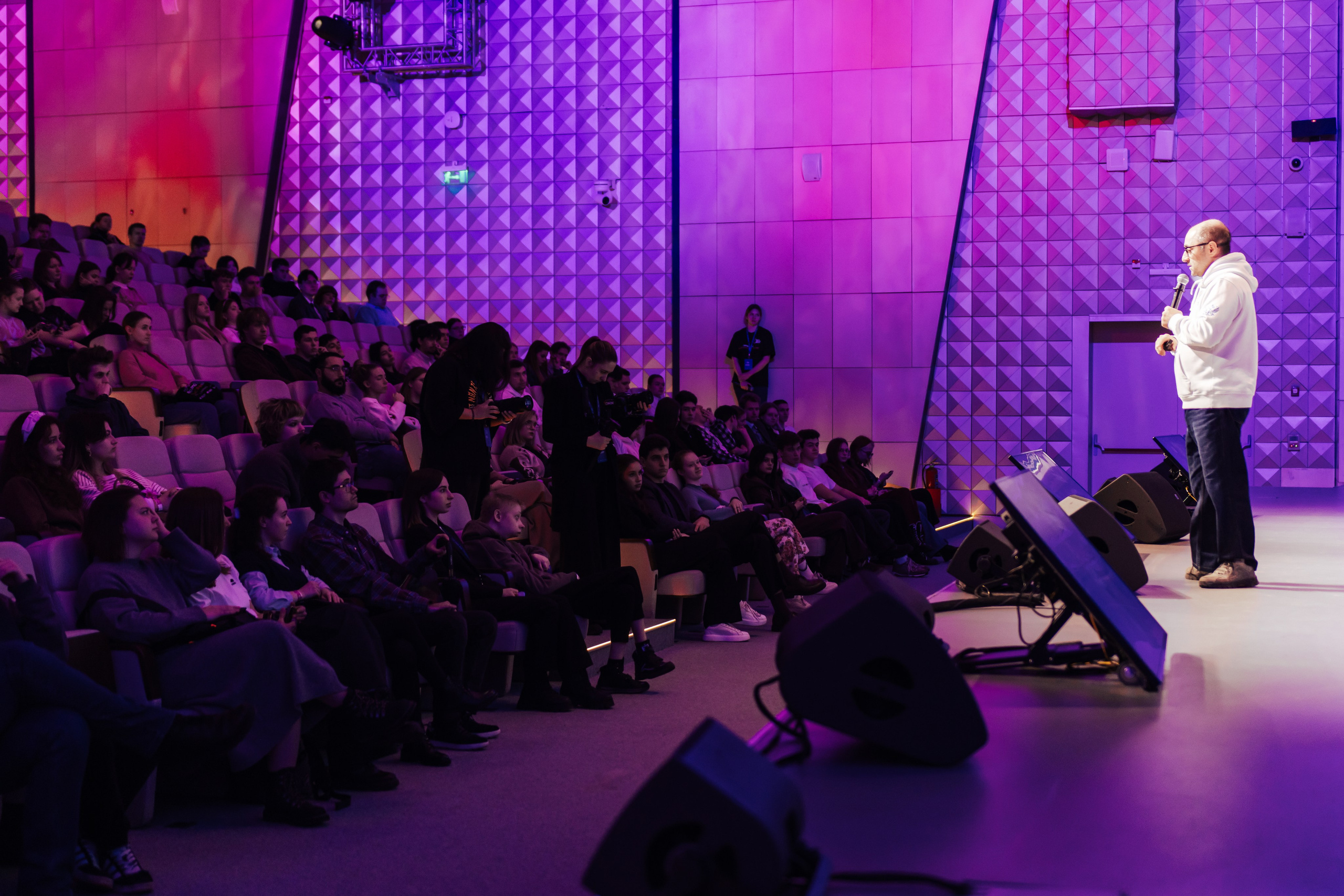 Форум «Город.Карьера.Бизнес». Шилов Арсений — репортажный фотограф в Москве