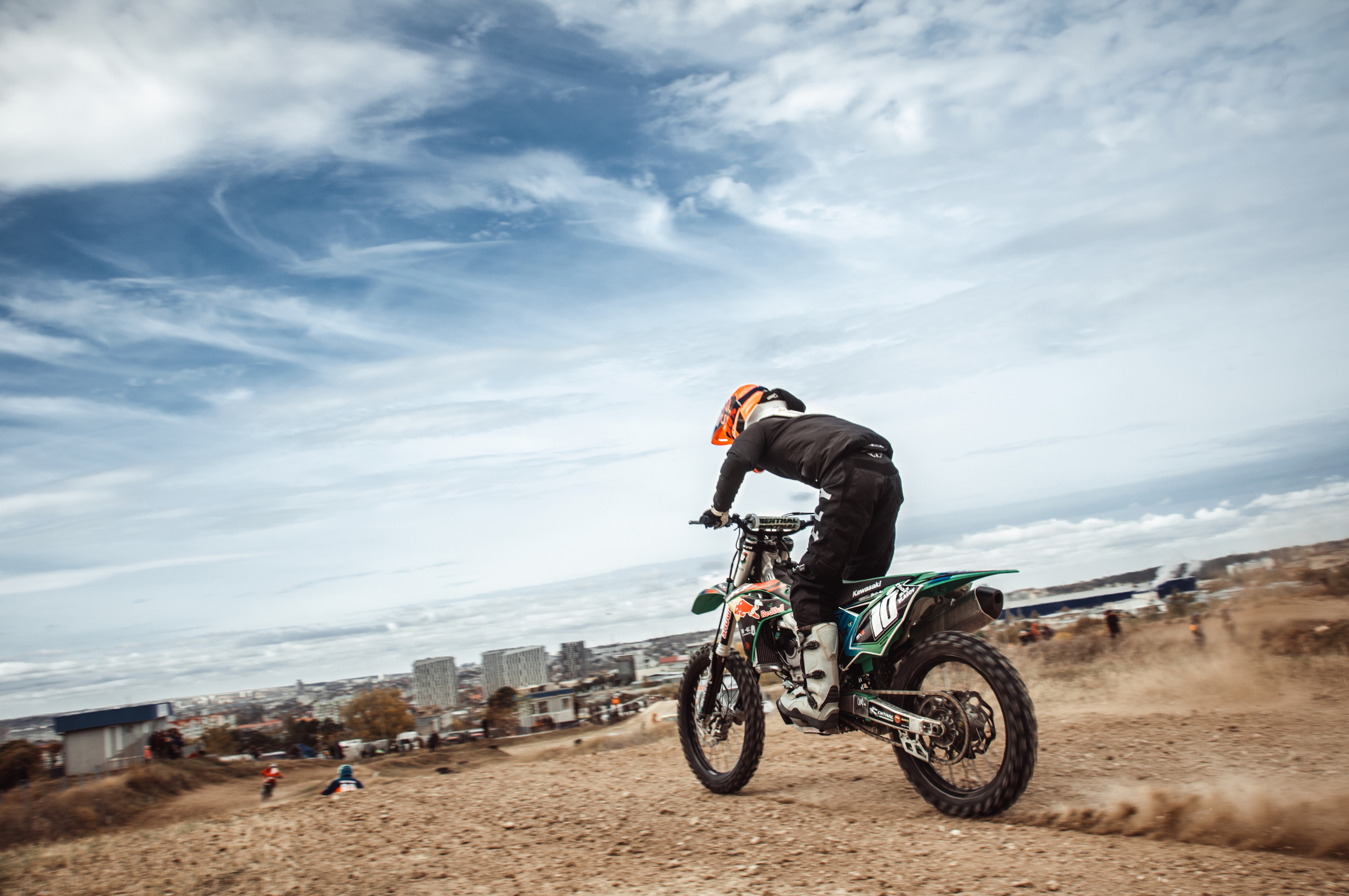 Соревнования по мотокроссу в Симферополе, октябрь 2022. Репортажный фотограф в Симферополе Зареев Иван