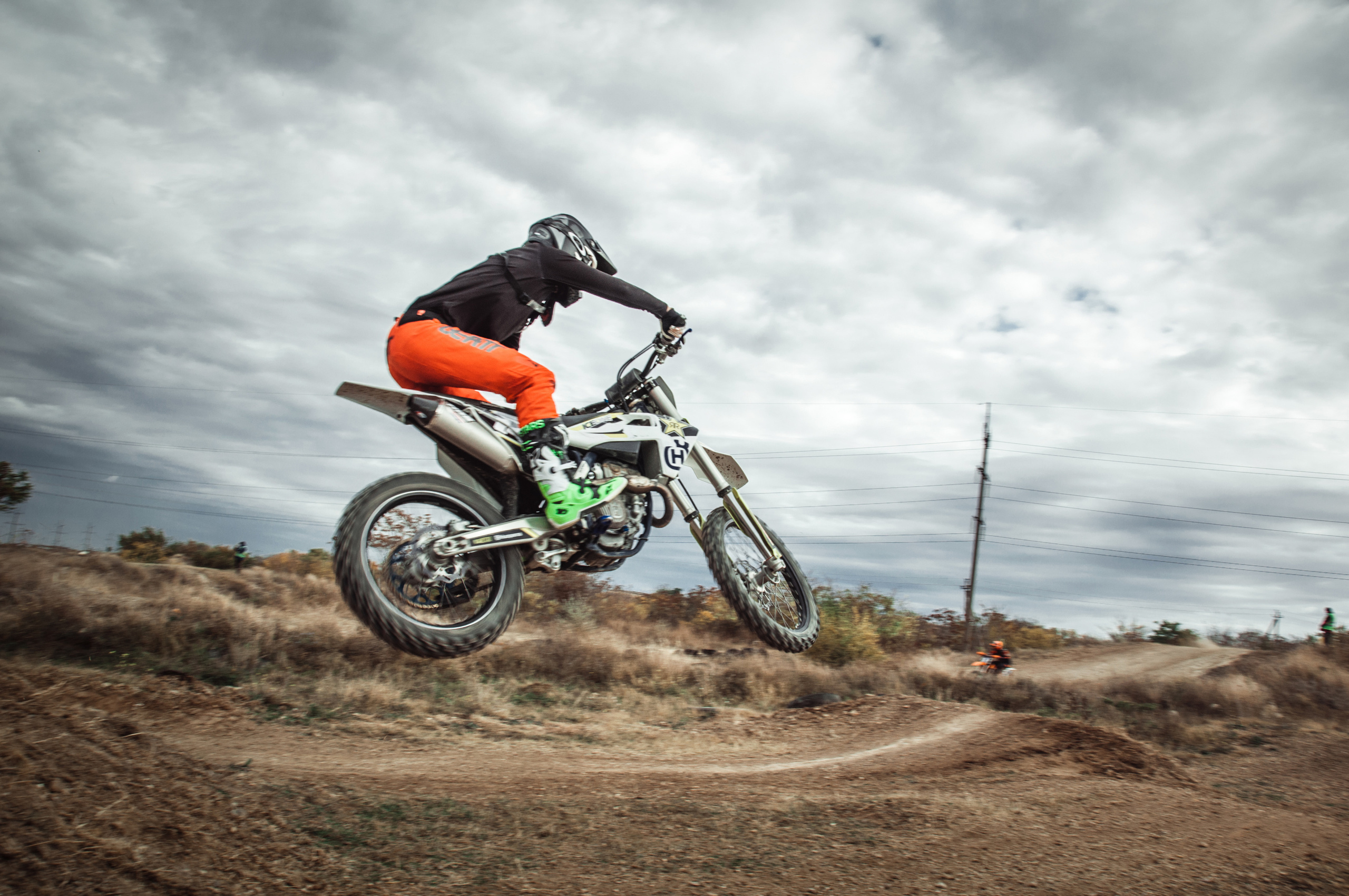 Соревнования по мотокроссу в Симферополе, октябрь 2022. Репортажный фотограф в Симферополе Зареев Иван