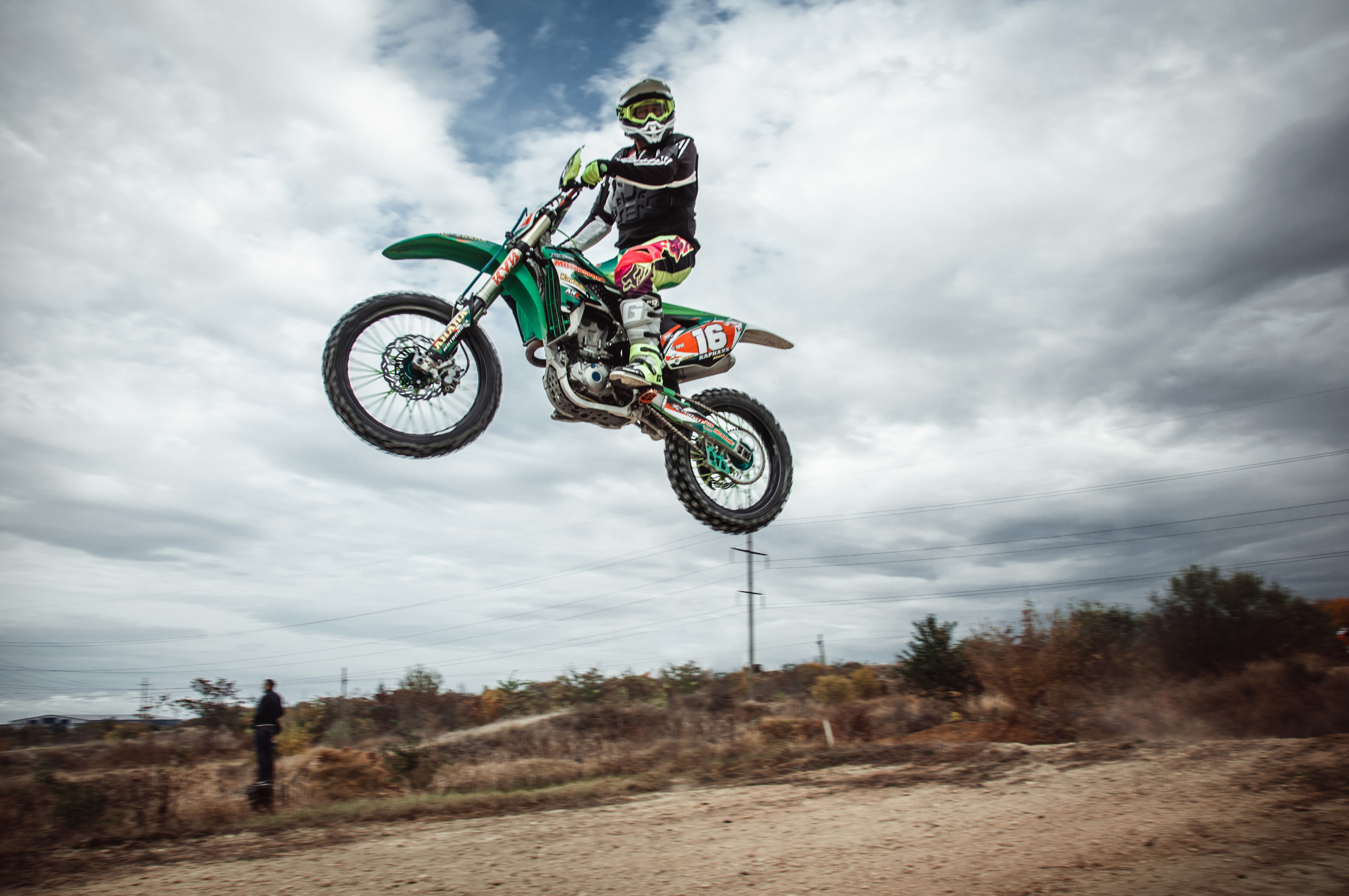 Соревнования по мотокроссу в Симферополе, октябрь 2022. Репортажный фотограф в Симферополе Зареев Иван