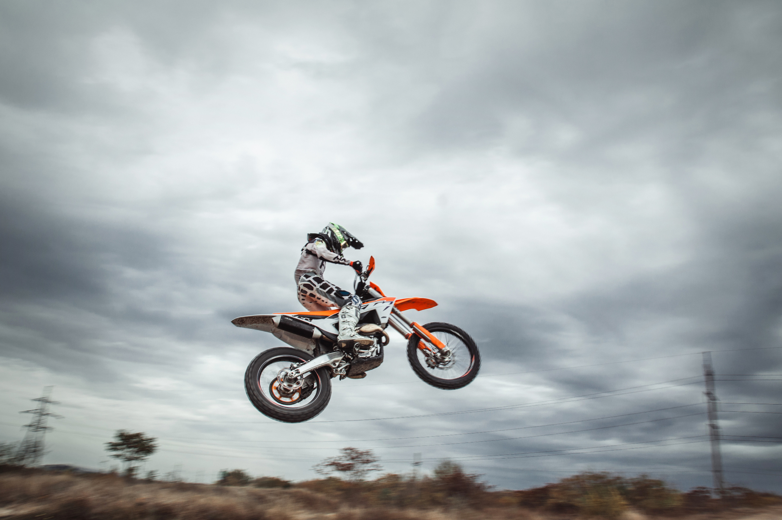 Соревнования по мотокроссу в Симферополе, октябрь 2022. Репортажный фотограф в Симферополе Зареев Иван