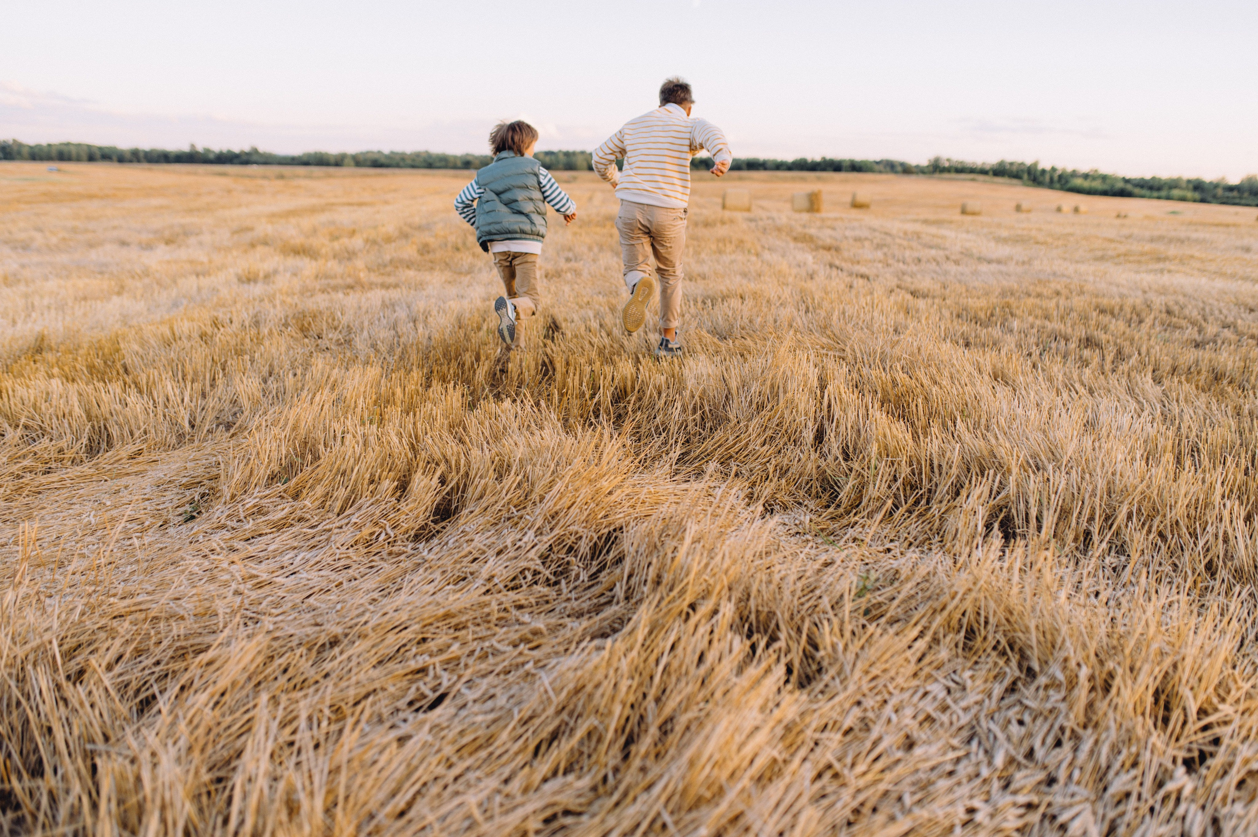 Семейная фотосессия на улице. Wedding photograph in europe Vasencev Alexey