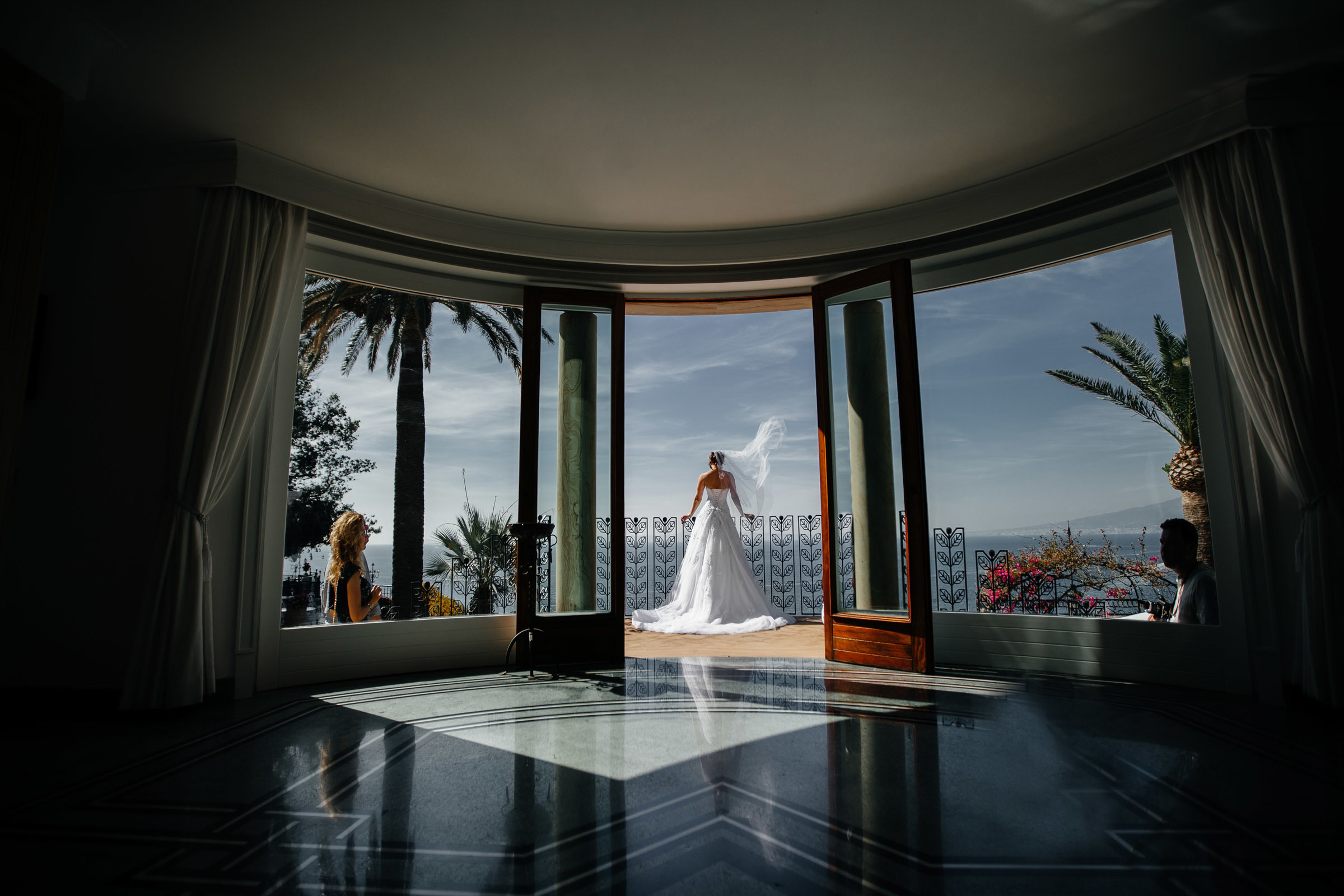 Wedding in Italy, in the romantic city of Sorrento. Worldwide Wedding Photography Demskoy Studio