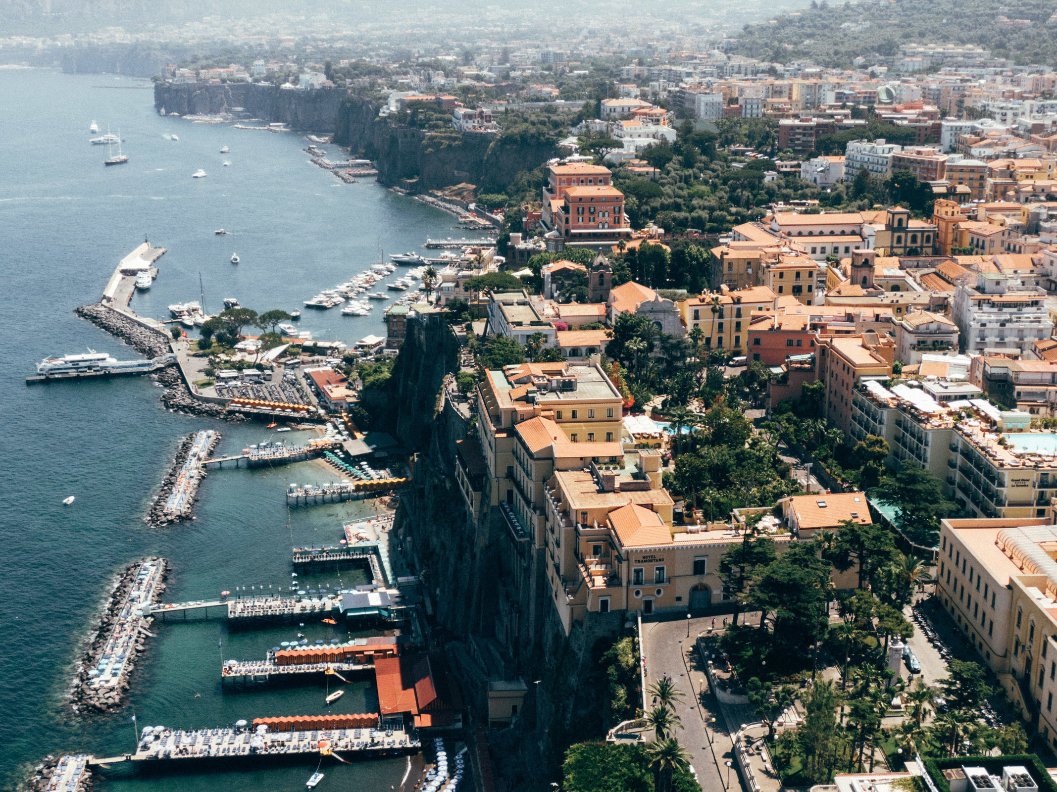 Wedding in Italy, in the romantic city of Sorrento. Worldwide Wedding Photography Demskoy Studio