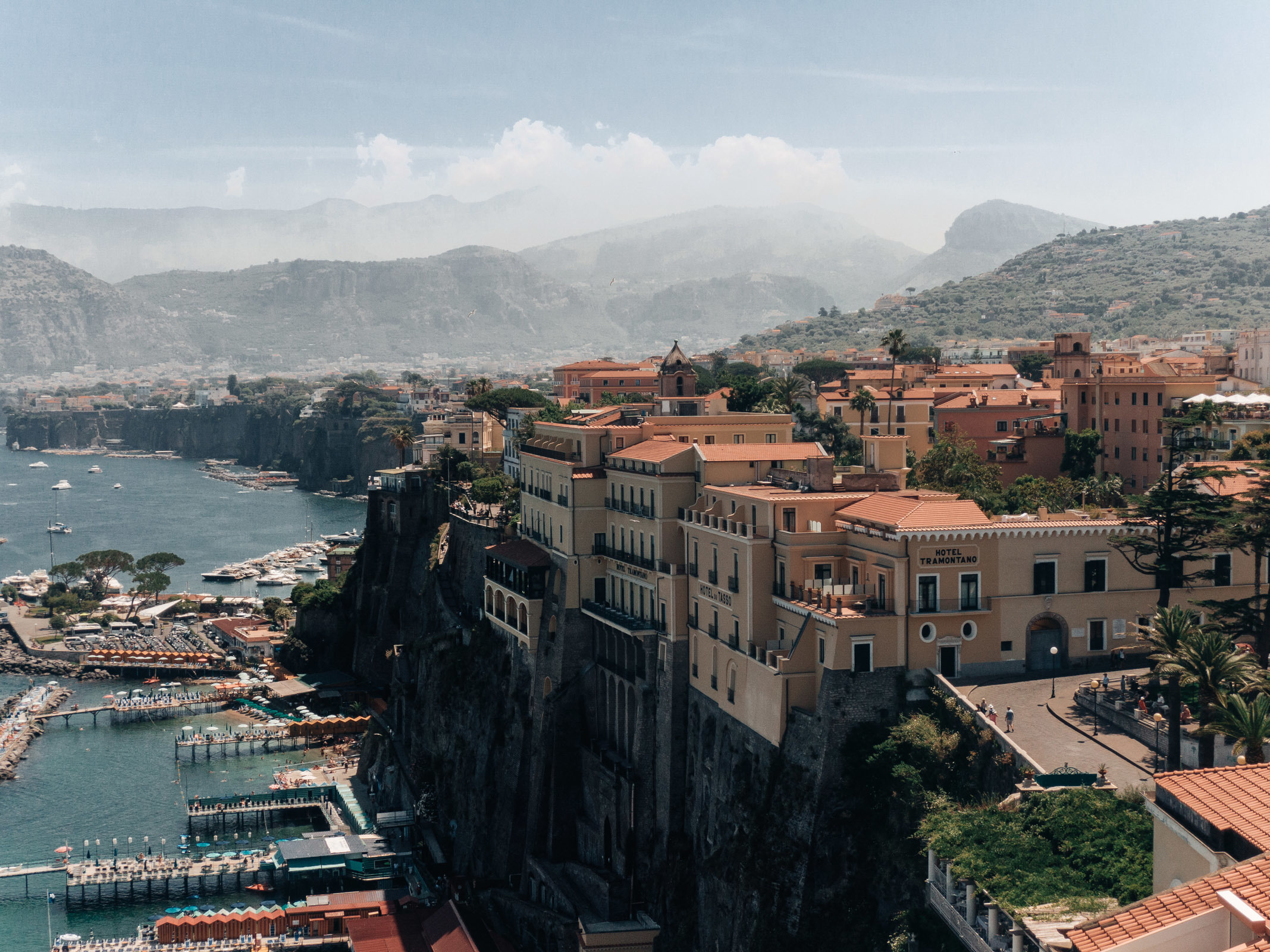 Wedding in Italy, in the romantic city of Sorrento. Worldwide Wedding Photography Demskoy Studio