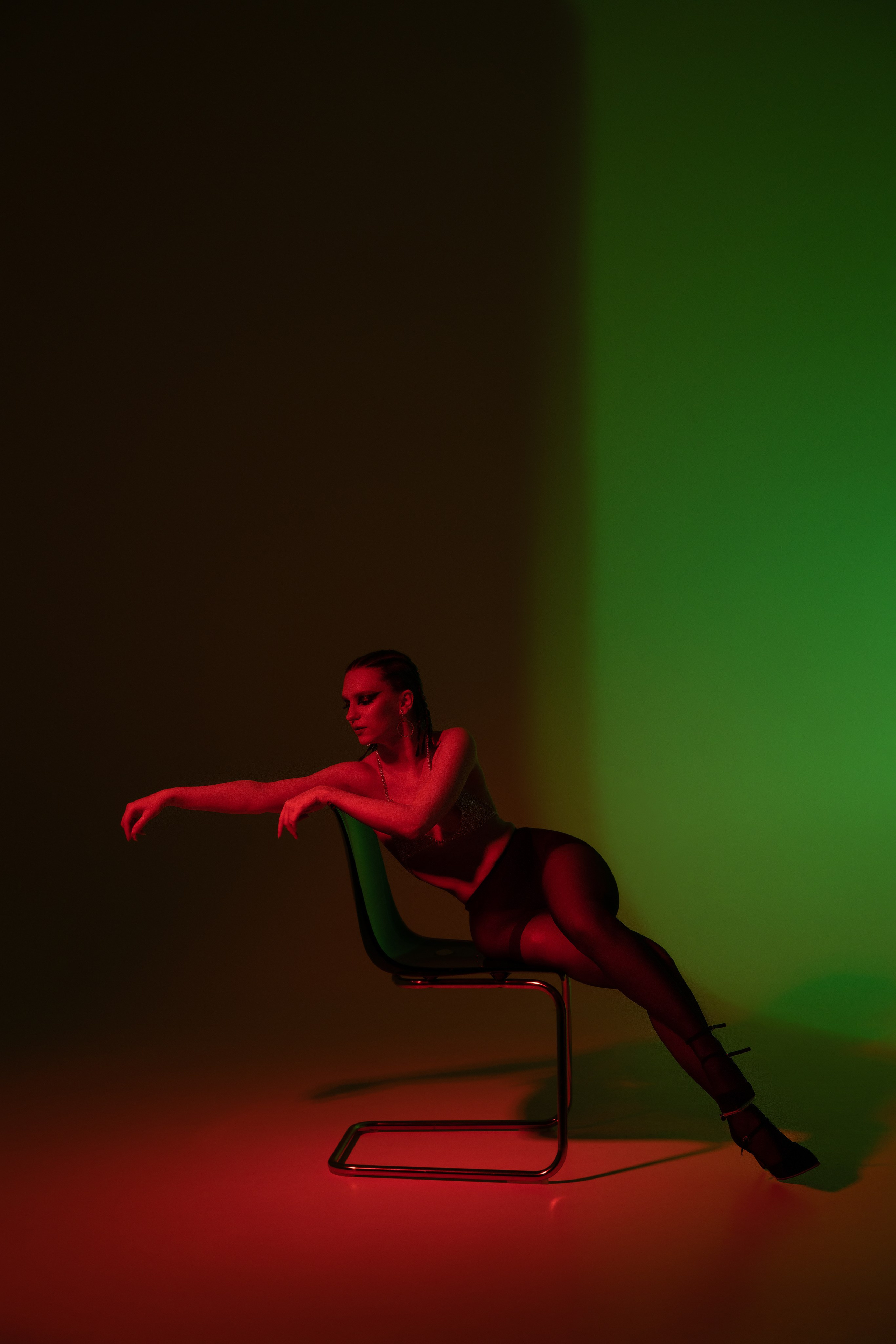 Цветной свет и фигуры. Фотограф Минск