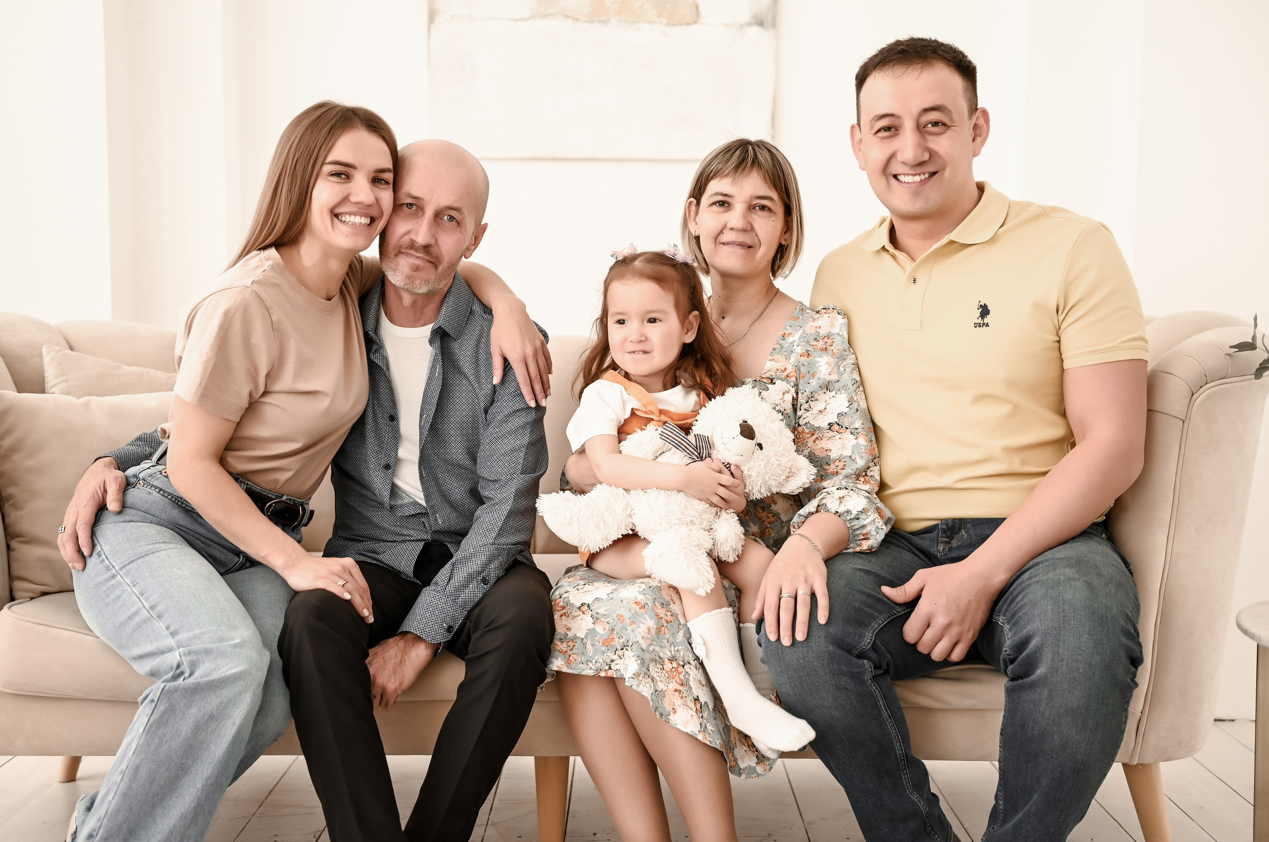 Семейная студийная  фотосессия 2. Свадебный, семейный, детский, контент фотограф в Омске Максим Ильин