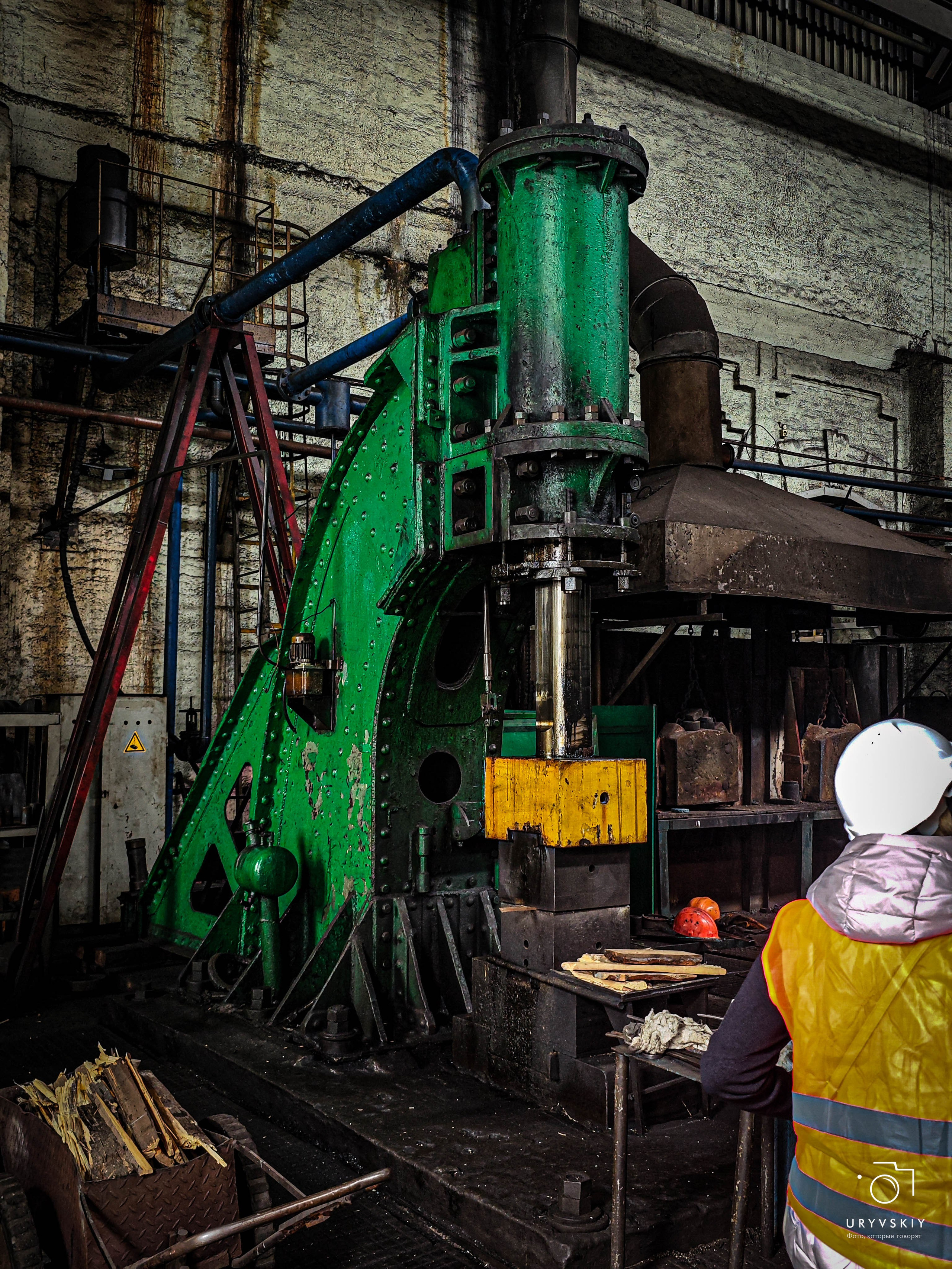 Красноярский электровагоноремонтный завод. Игорь Урывский. Фотограф Красноярск