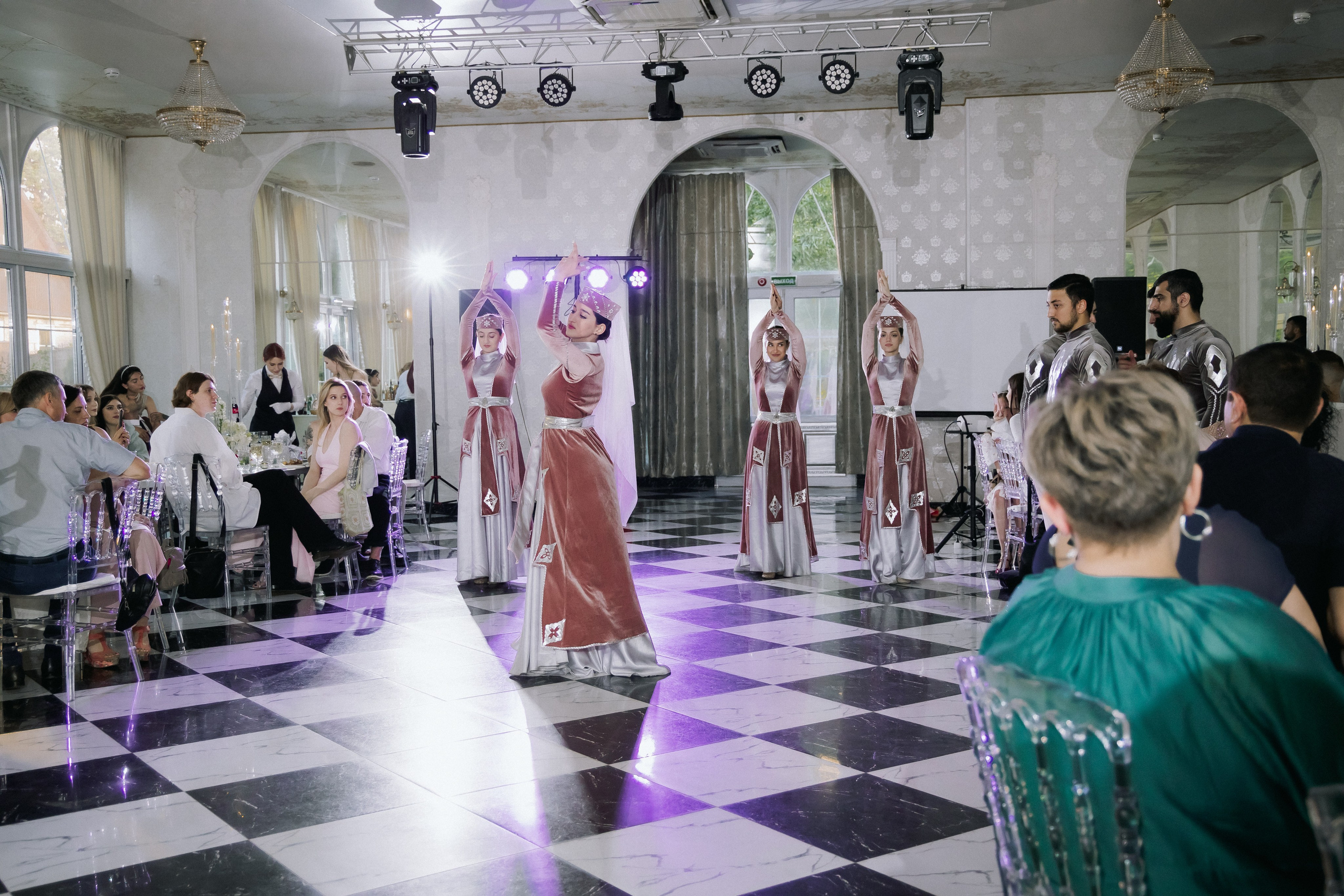 Свадебный день Лины и Роберта. Свадебная фотография. Арина Рубах