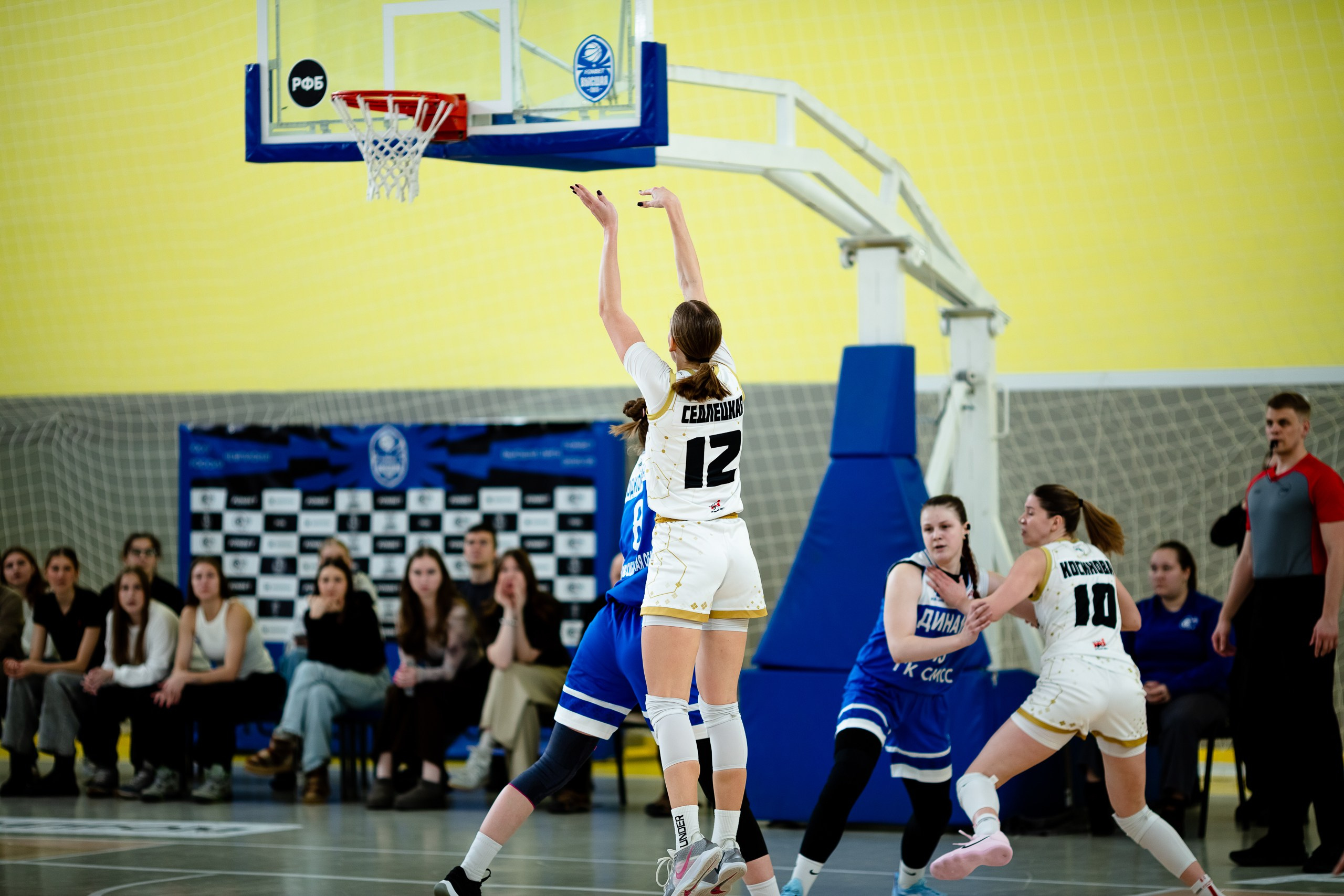 ЧГУ-Атланта — Динамо / 1 игра. Фотография