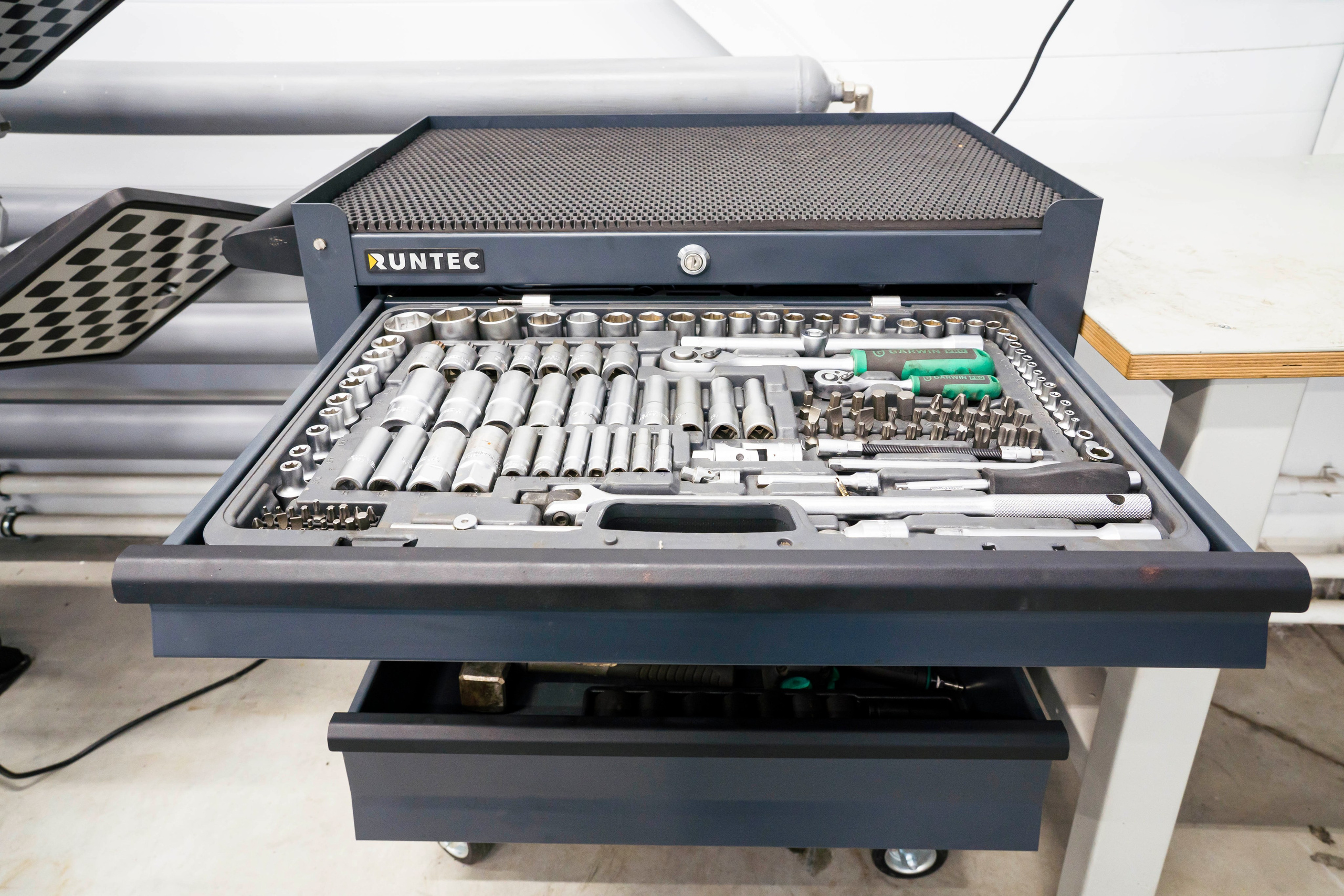 Съемка автосервиса автомойки. Фотограф в Санкт-Петербурге. Репортажная и все съёмки для бизнеса