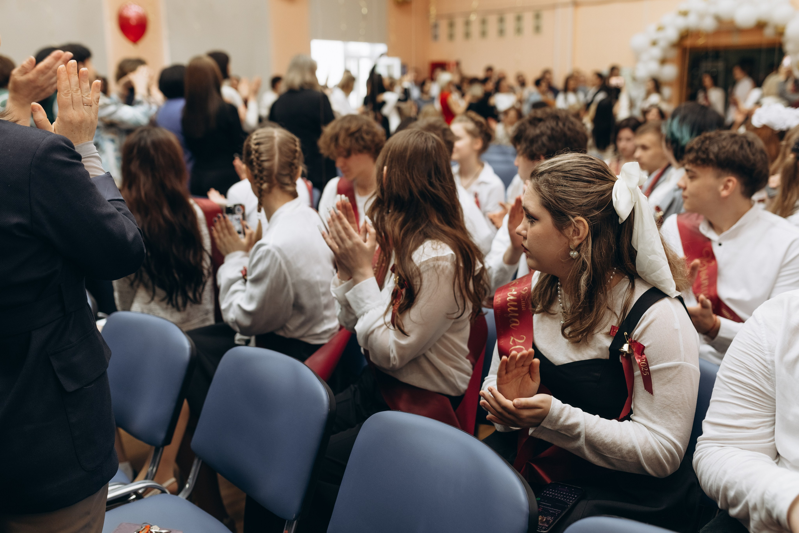 Последний звонок концерт+ фотозона. Фотограф Людмила Оюн