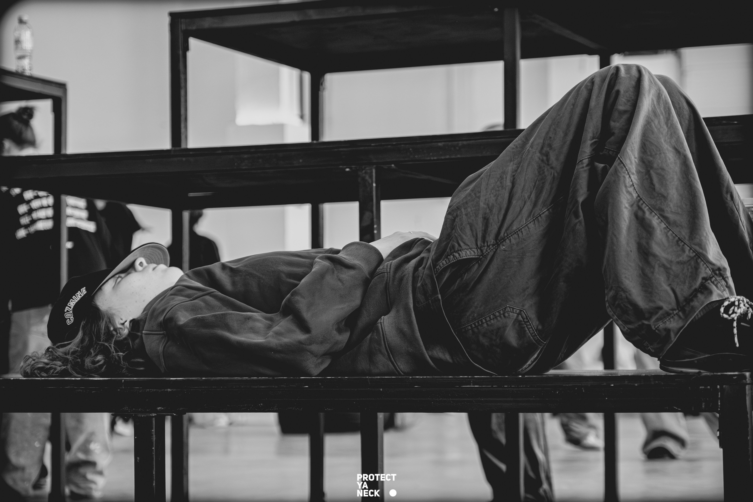PROTECT YA NECK 22/03 (@youlovebu). Соня бу тебя сфоткала