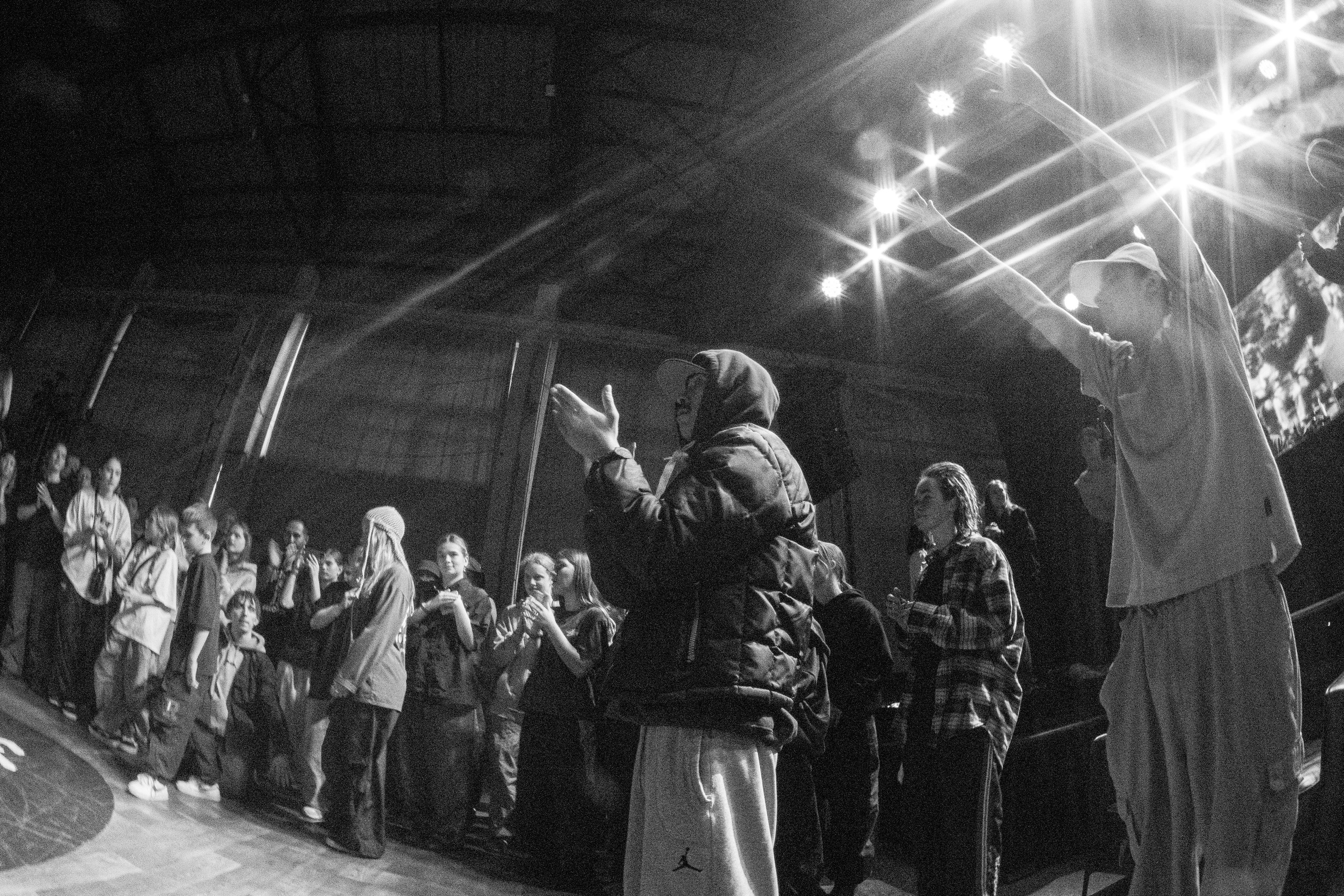 LORDS OF THE UNDERGROUND 27/10/25 (@youlovebu). Соня бу тебя сфоткала