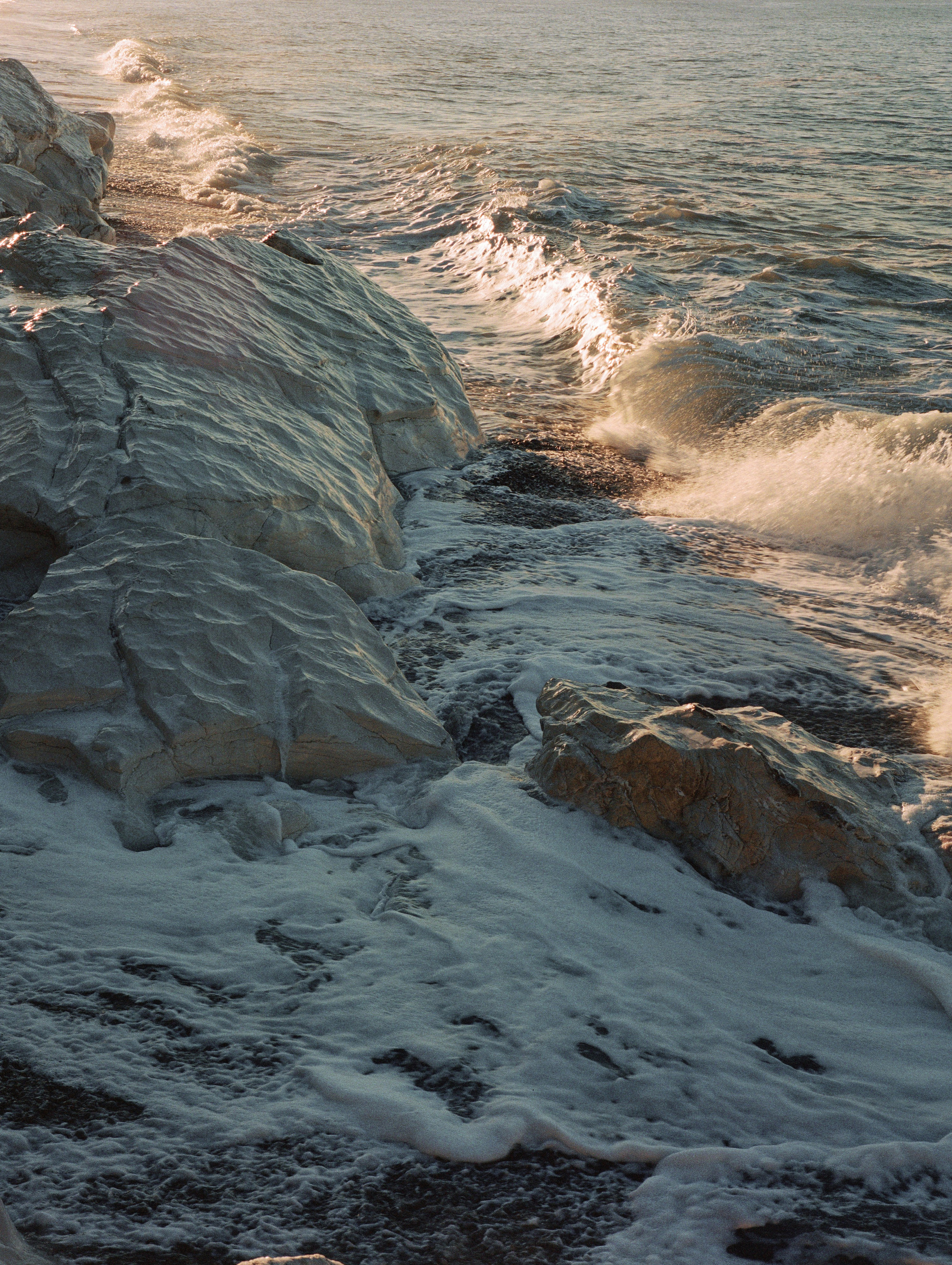 Художественное исследование «Остров, окруженный сушей». HOME