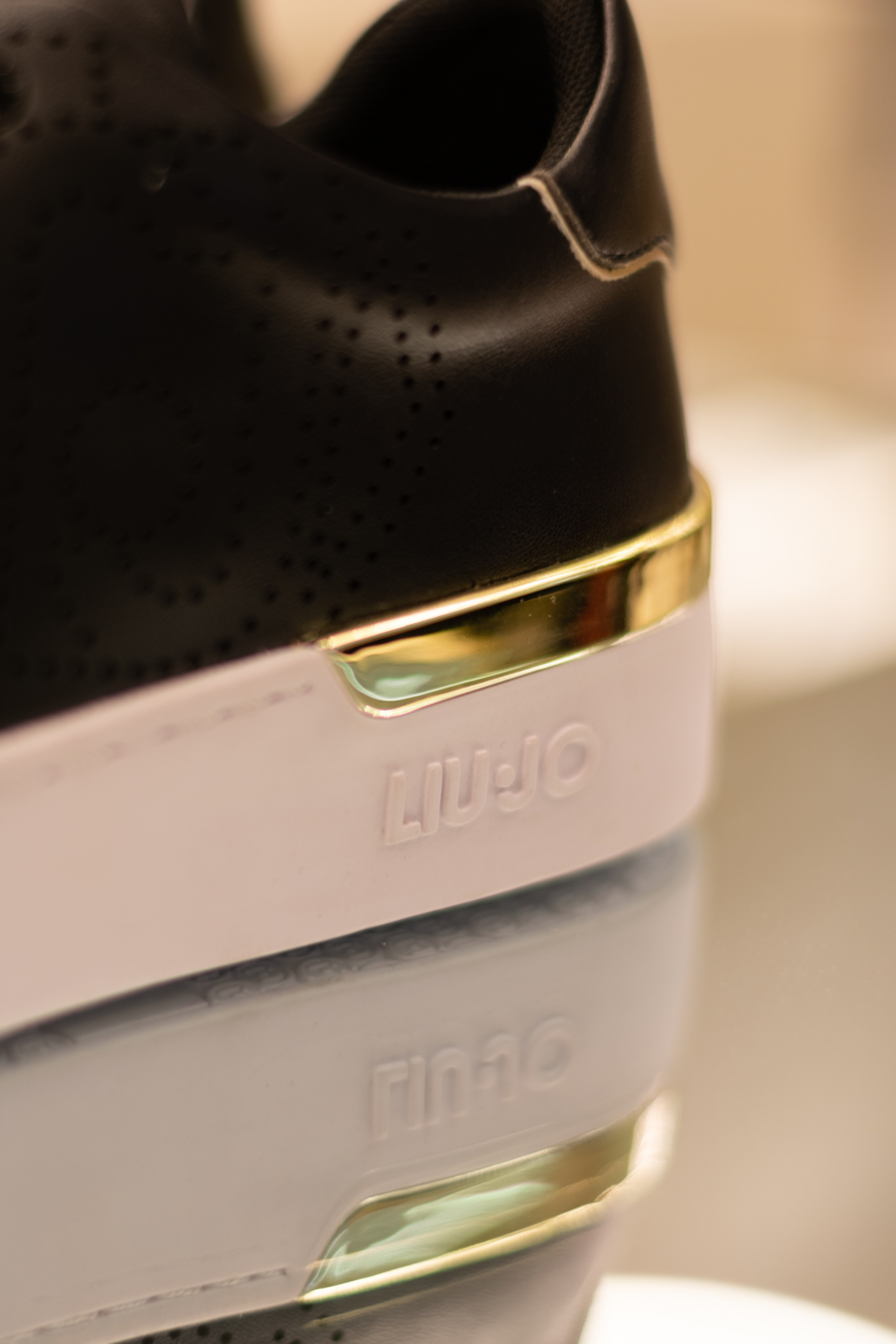 Для организаций. Предметная фотосессия для обувного магазина Capsula. Фотограф/видеограф Богдан Голованов