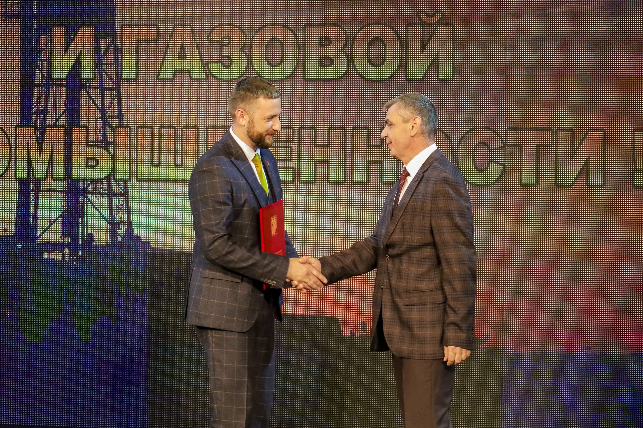 Награждение ко дню работников нефтяной, газовой и топливной промышленности. Фотограф в Губкинском | Александра Артамонова