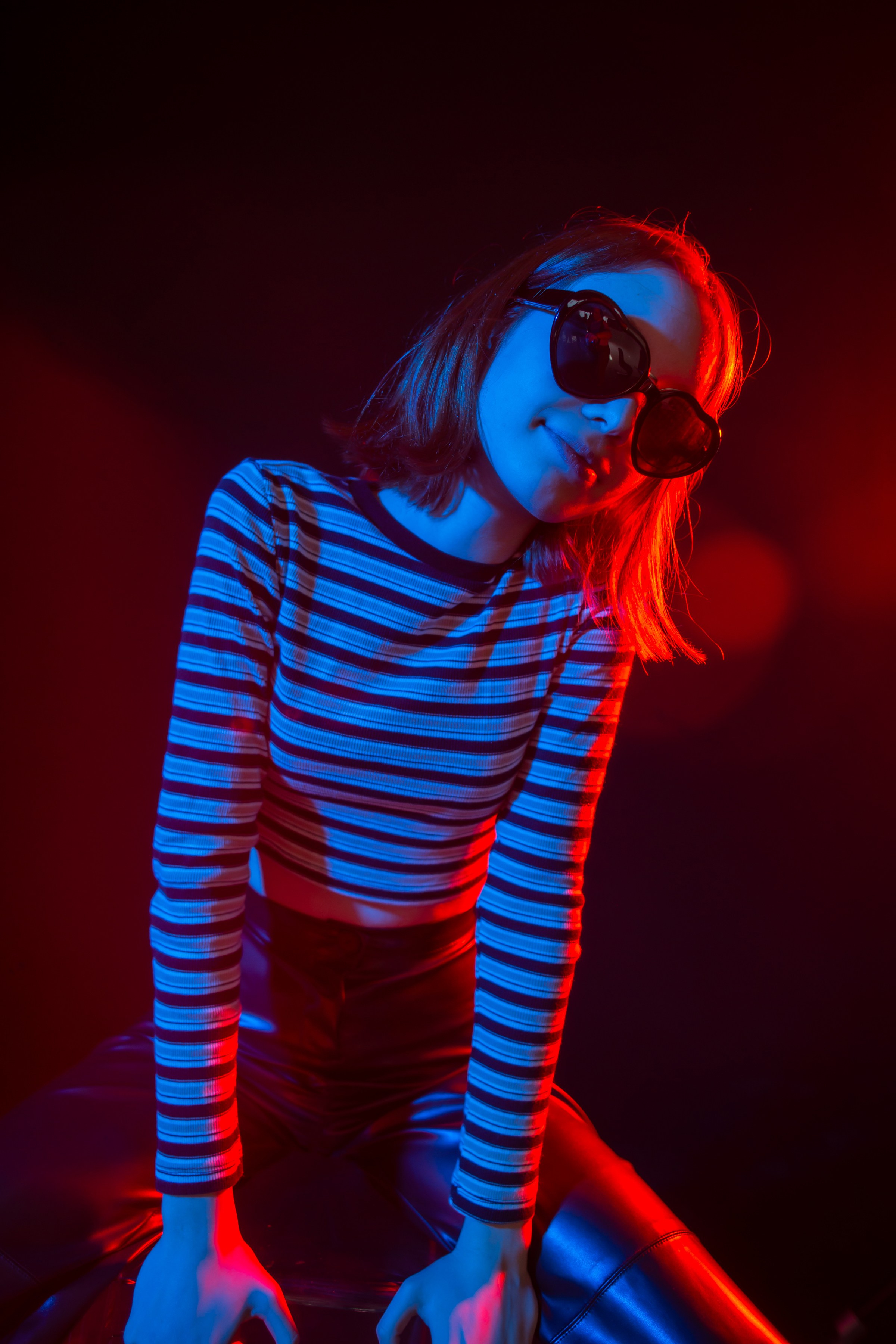 Студия. Черная циклорама с цветной подсветкой. Ольга Плаксина фотограф в Саратове