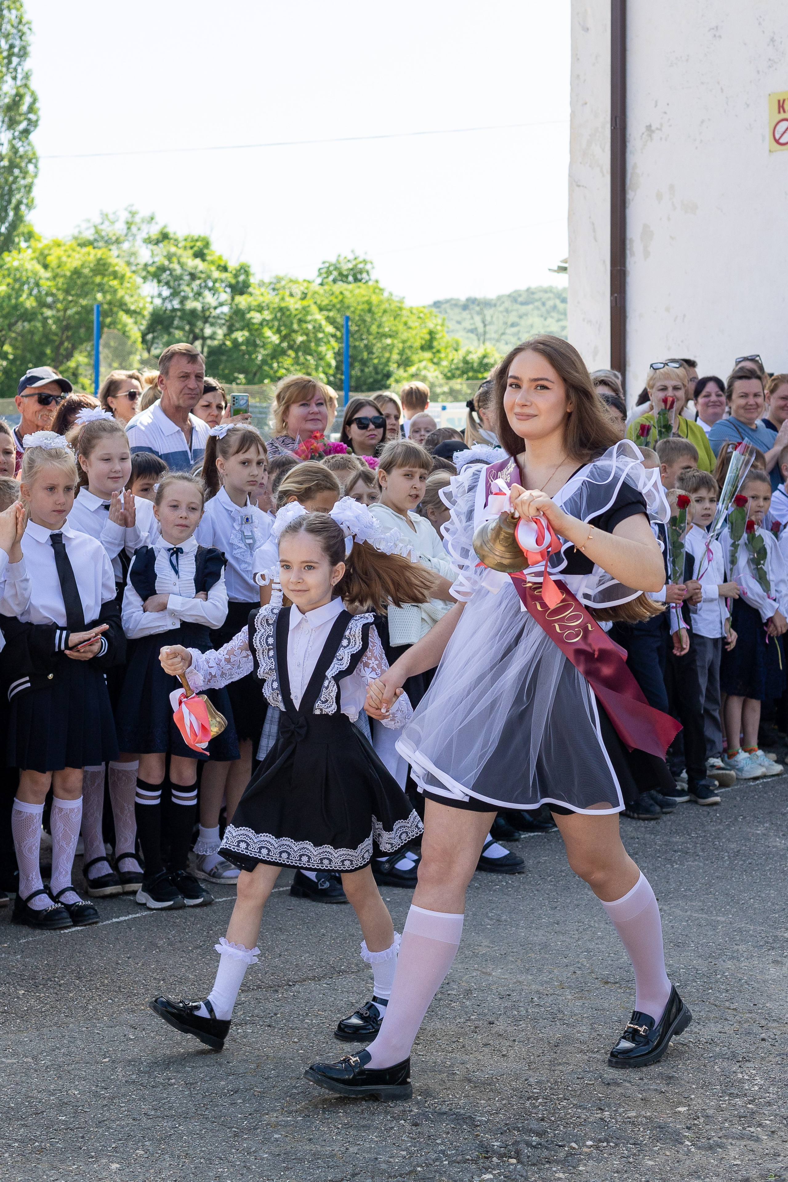 Последний звонок. Выпускные альбомы Майкоп, Краснодар Елена Золотарева