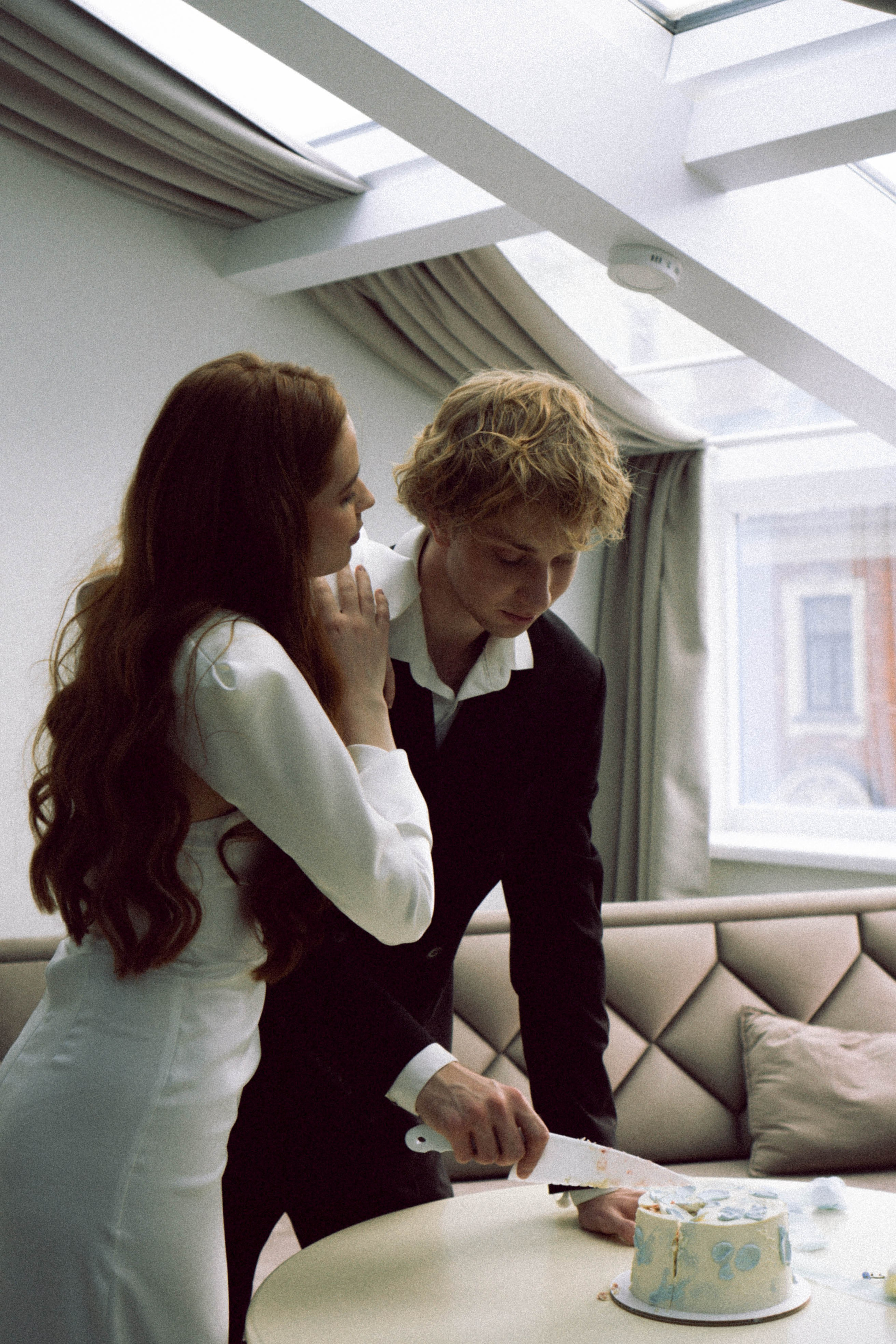 СВАДЕБНАЯ СЬЕМКА В ОТЕЛЕ. СБОРЫ ЖЕНИХА И НЕВЕСТЫ И ТАКЖЕ ТОР И ПОДГОТОВКА К ПРОГУЛКЕ. Профессиональный фотограф, Санкт-Петербург — Виктория Богомолова