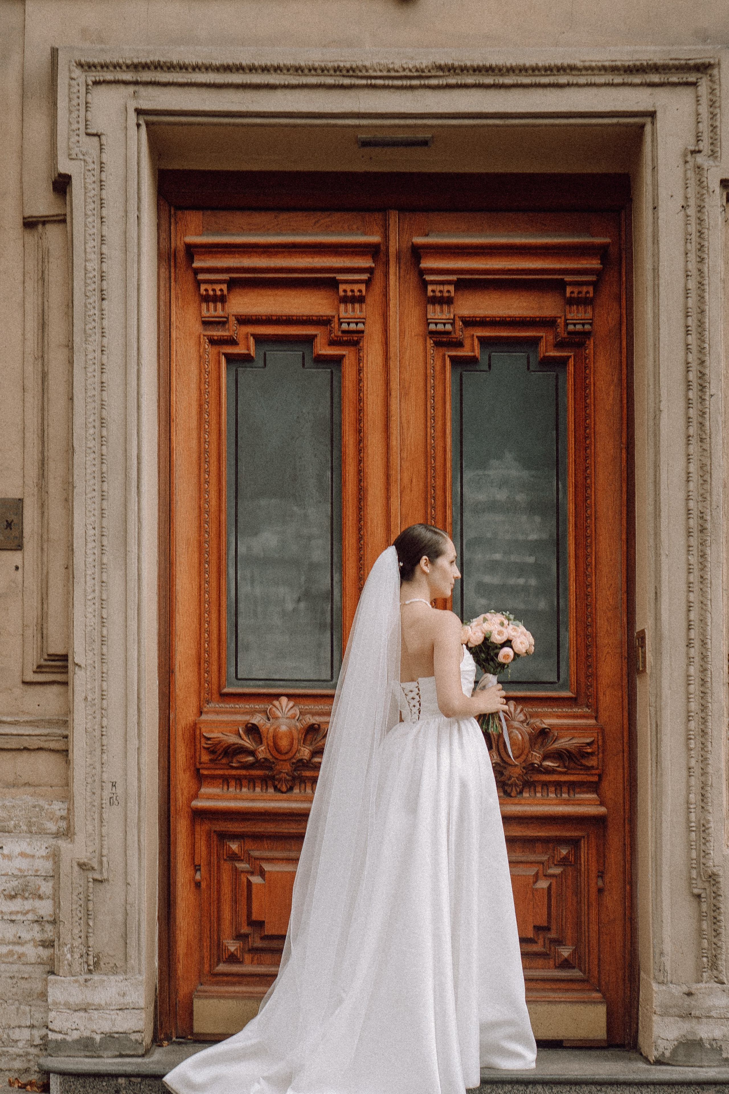 СВАДЕБНАЯ ПРОГУЛКА В САНТК-ПЕТЕРБУРГЕ (ИСАКИЕВСКИЙ СОБОР, ЗИМНЯЯ КАНАВКА, ЭРМИТАЖ И БОЛЬШАЯ МОРСКАЯ УЛИЦА). Профессиональный фотограф, Санкт-Петербург — Виктория Богомолова