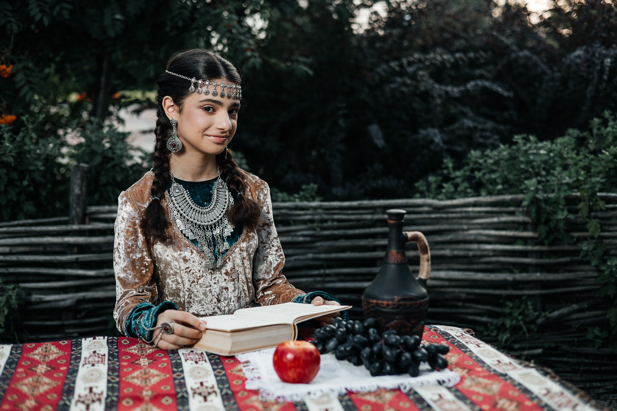 Современный взгляд на армянский костюм. Семейный и свадебный фотограф Ростове-на-Дону