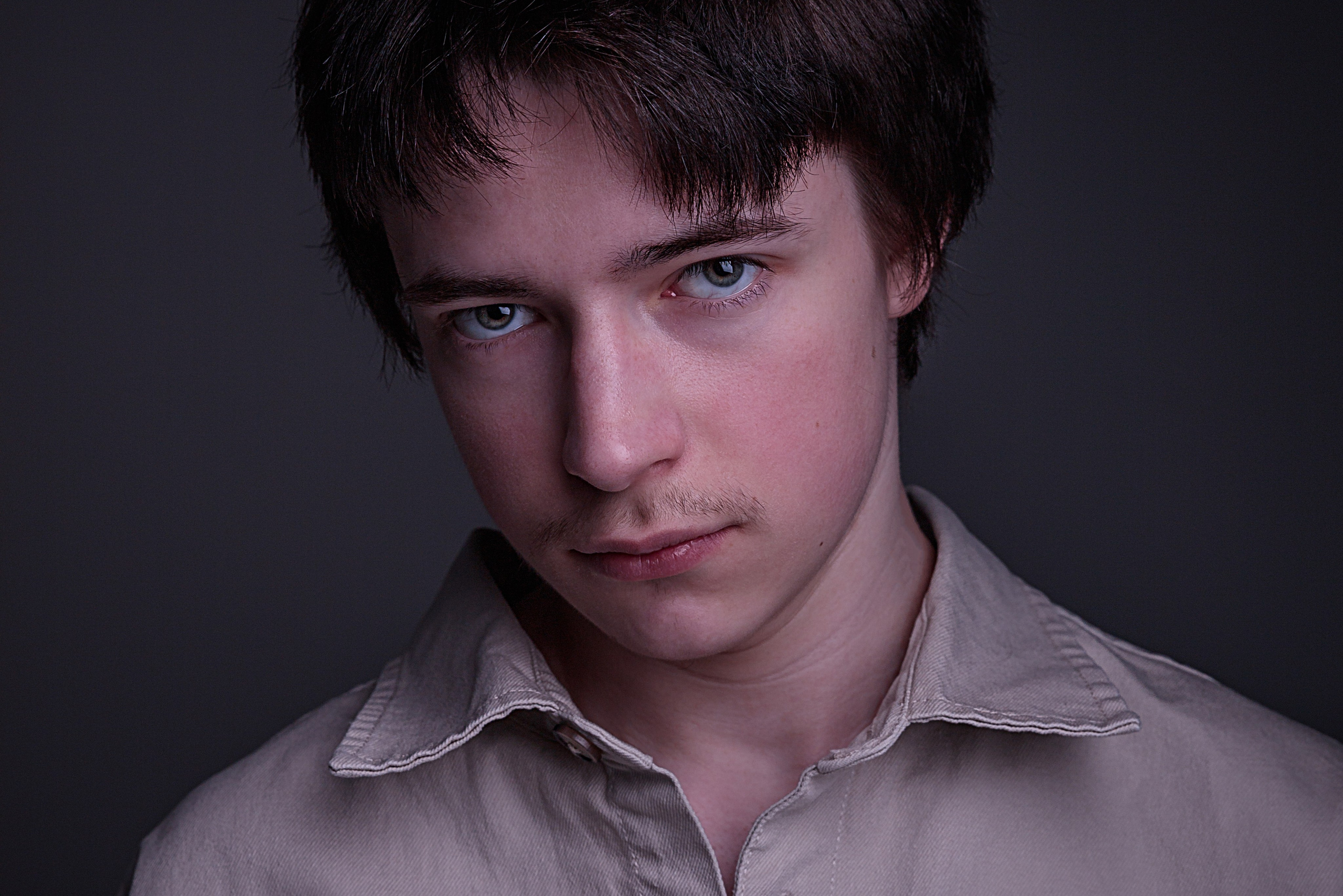 Дмитрий. ФОТОГРАФ РАДОСТИ Фотосессия в студии СПб. Портретный фотограф — Юрий Торлопов