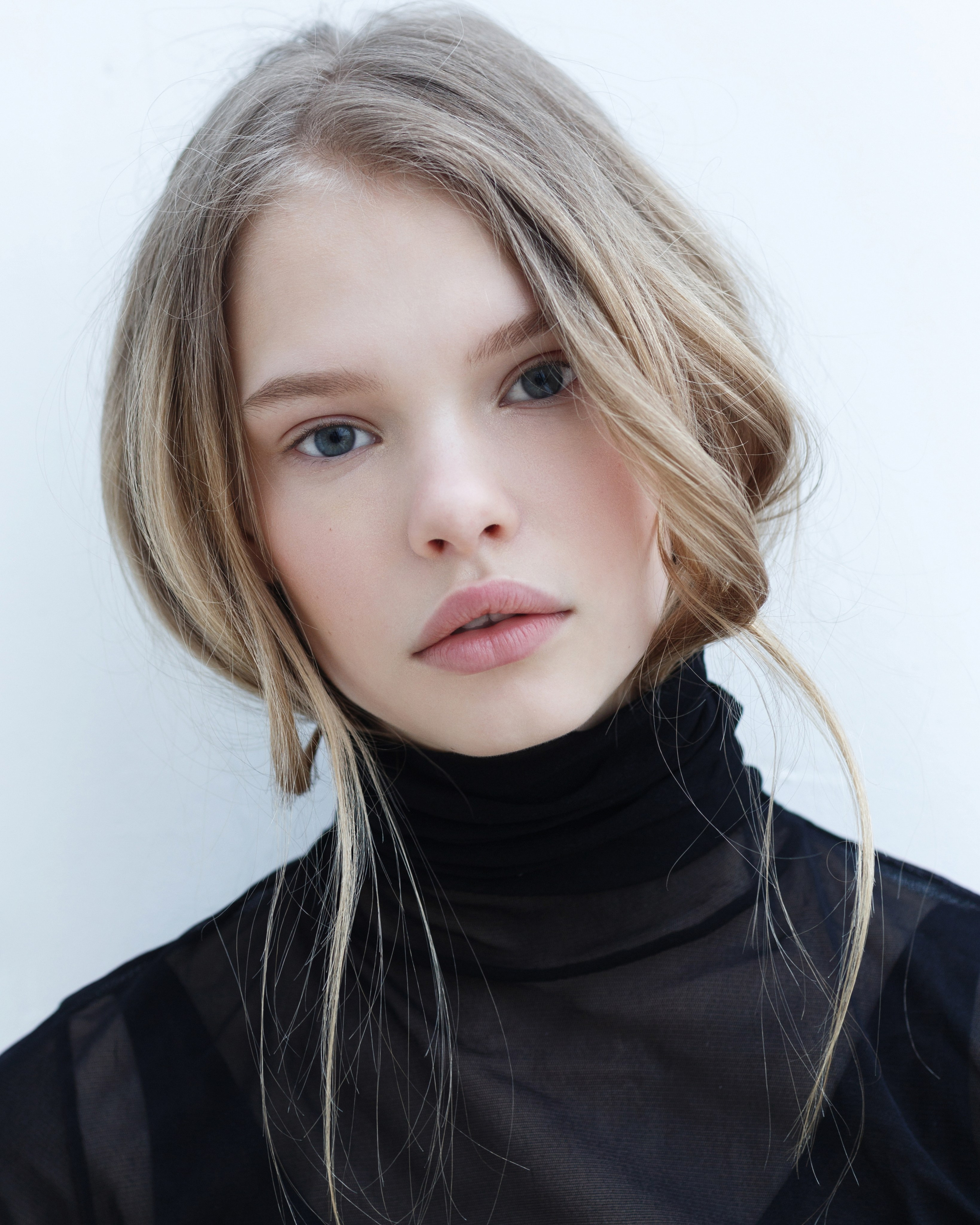 СЪЕМКИ В СТУДИИ. Oksanaseregina.wfolio.pro